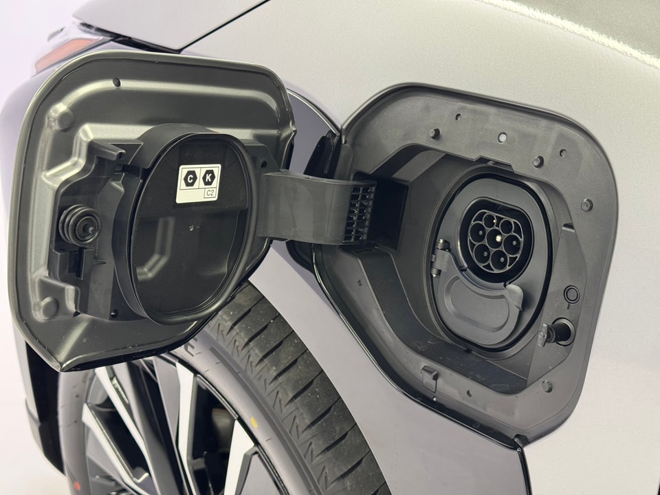 bZ4X Electric 73.1 kWh Premium AWD 22 kW OBC