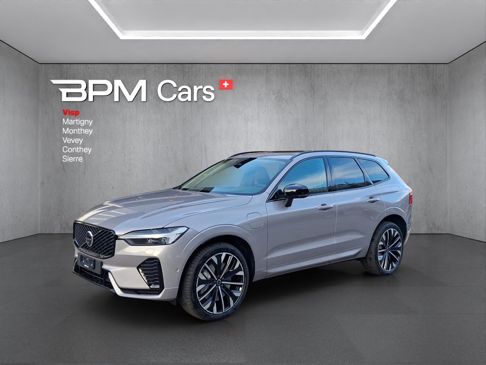 Photo VOLVO XC60 XC60 T6 eAWD PluginHybrid Plus Dark Geartronic