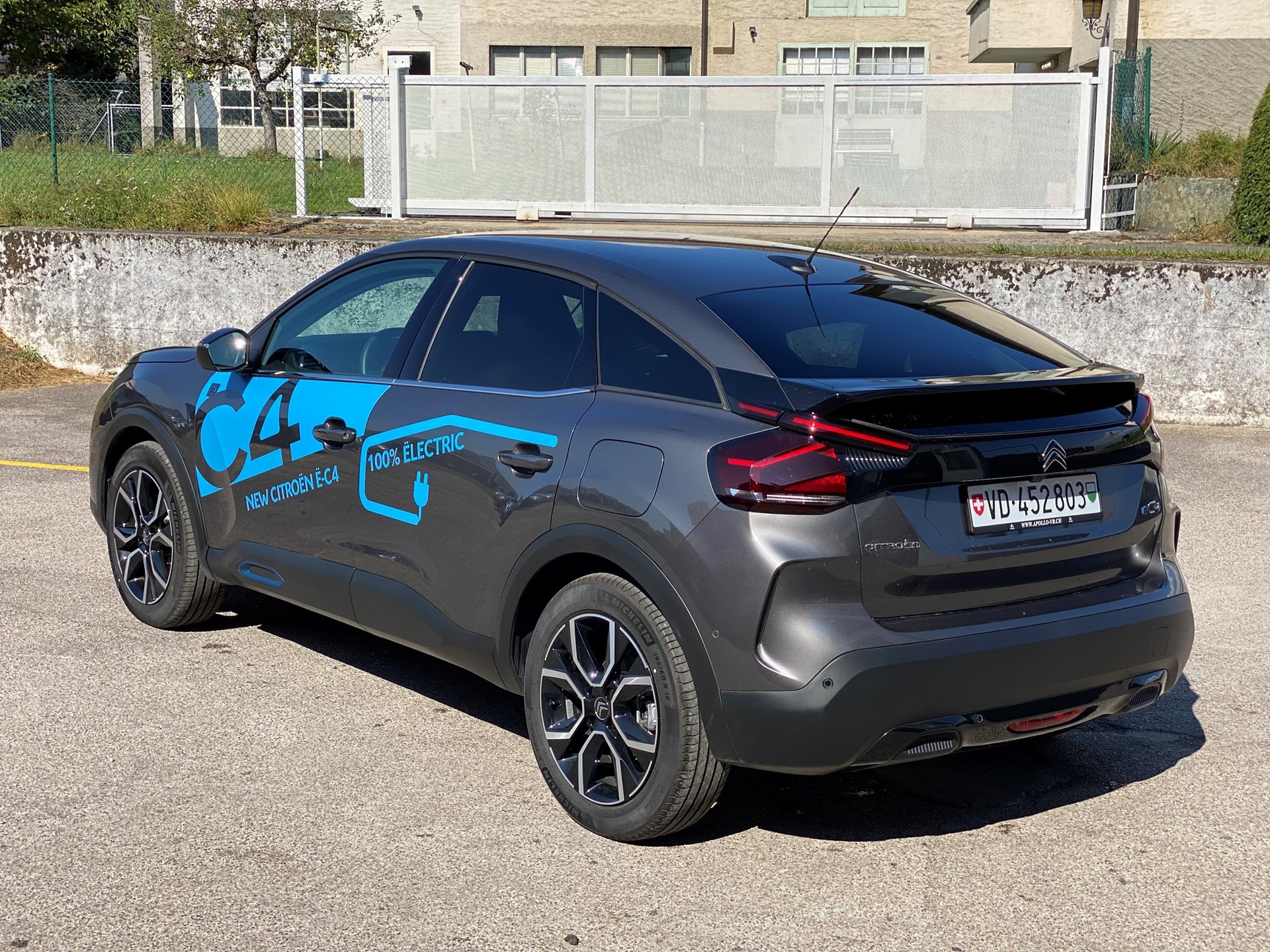 CITROEN C4 Electric Shine-image-2