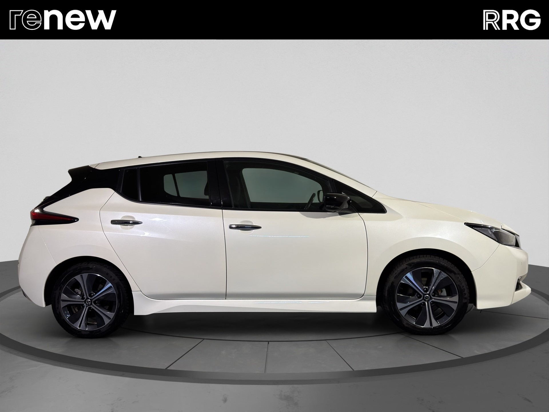 NISSAN Leaf N-Connecta (incl. battery)-showroom-element-1