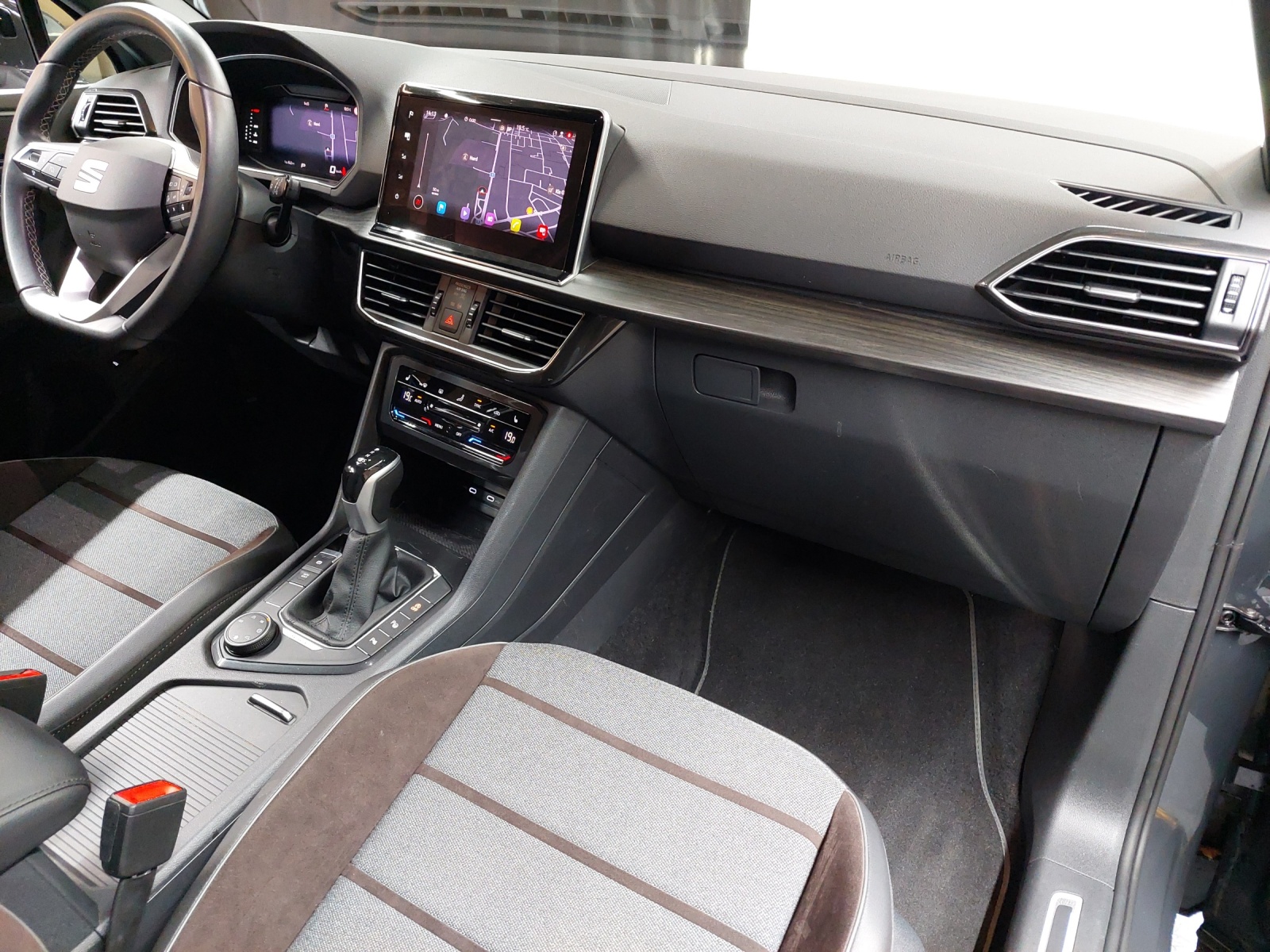 SEAT Tarraco 2.0TSI 4Drive DSG Style-image-9