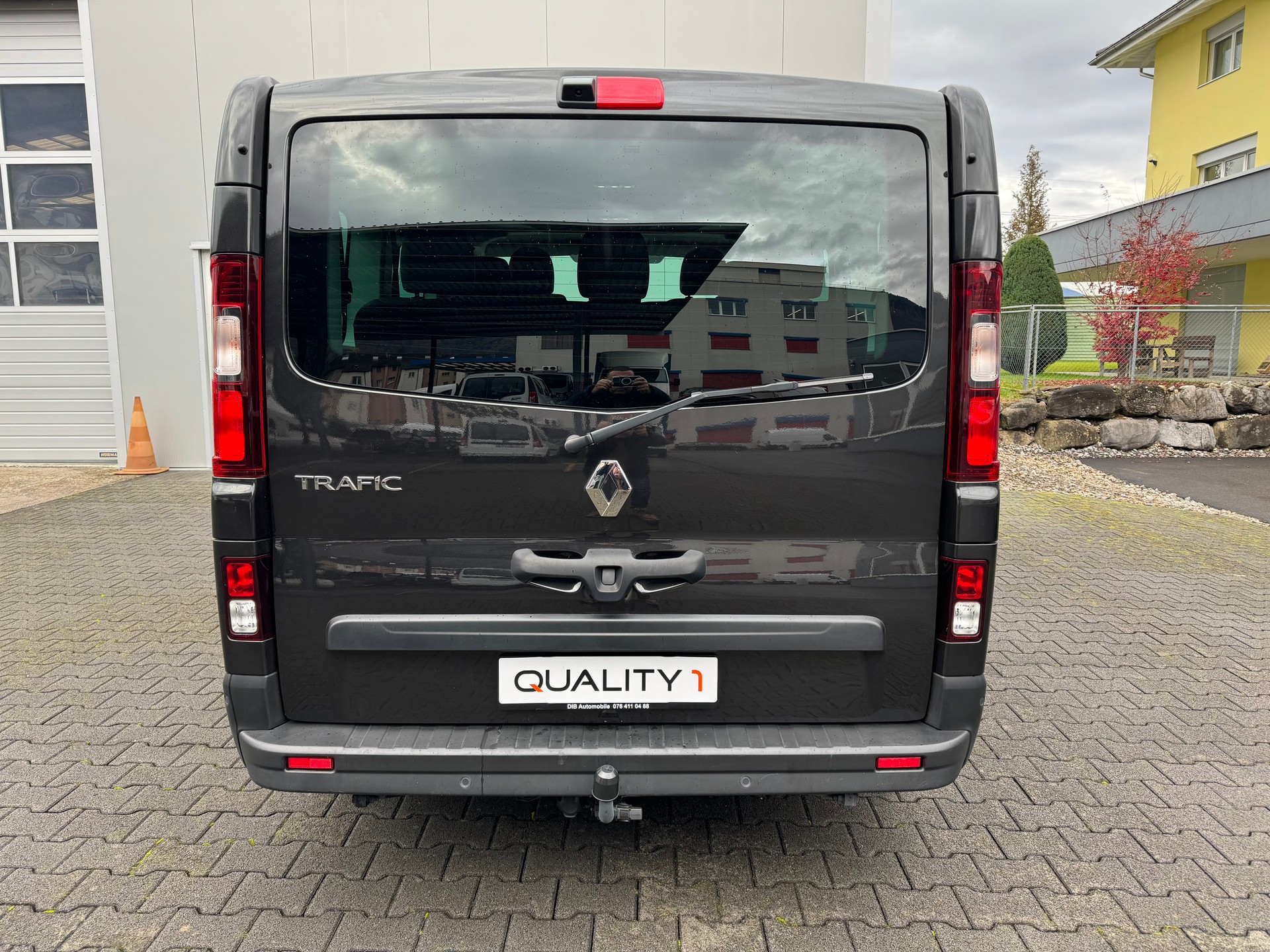 RENAULT Trafic Blue dCi 170 EDC Passenger Intens*NUR 7000 KM*8-PLÄTZER*TOP AUSSTATTUNG*AHK*-showroom-element-2