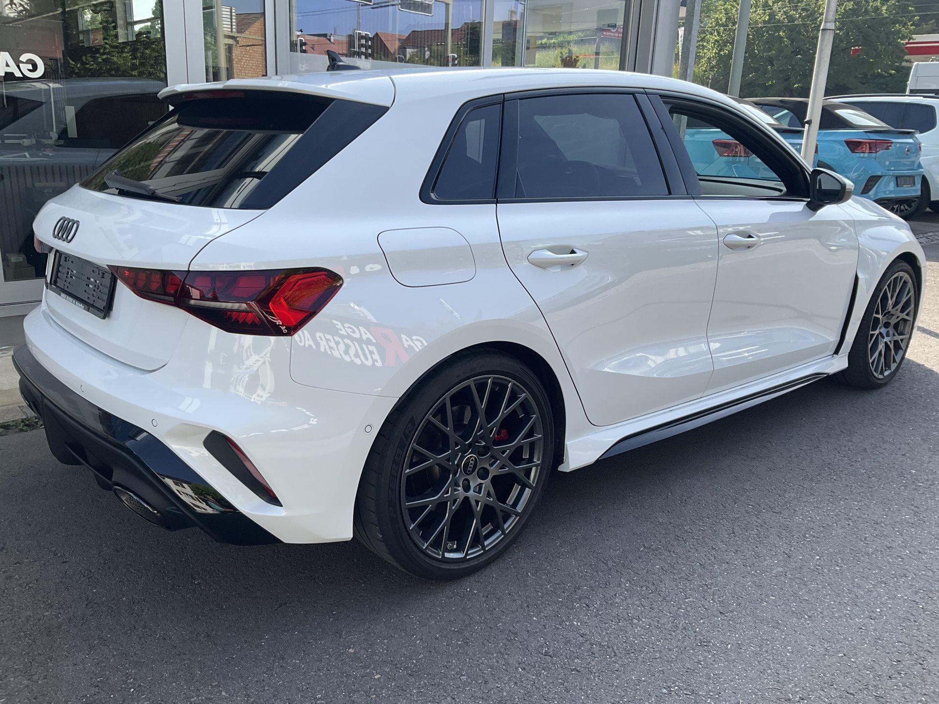 AUDI RS3 SPORTBACK 2.5 400 PS TFSI QUATTRO-showroom-element-3