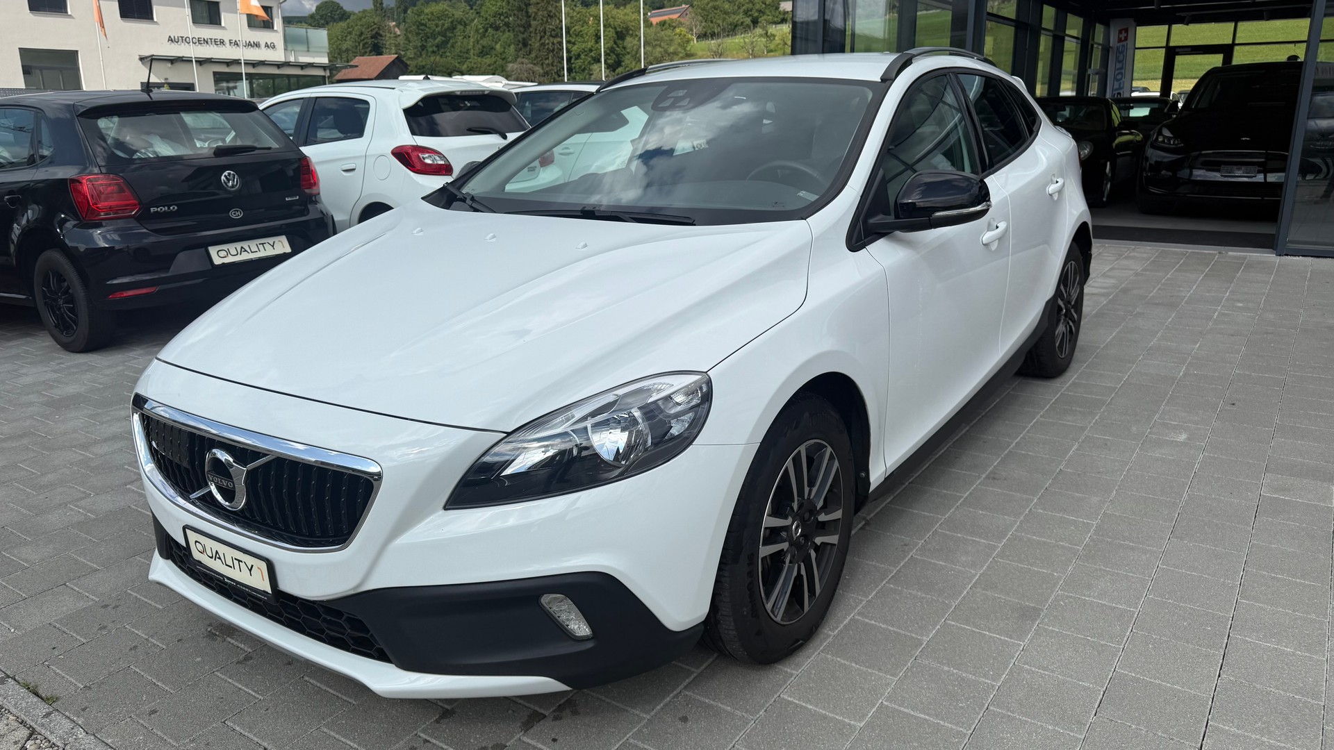 VOLVO V40 Cross Country T4 AWD Geartronic-showroom-element-1
