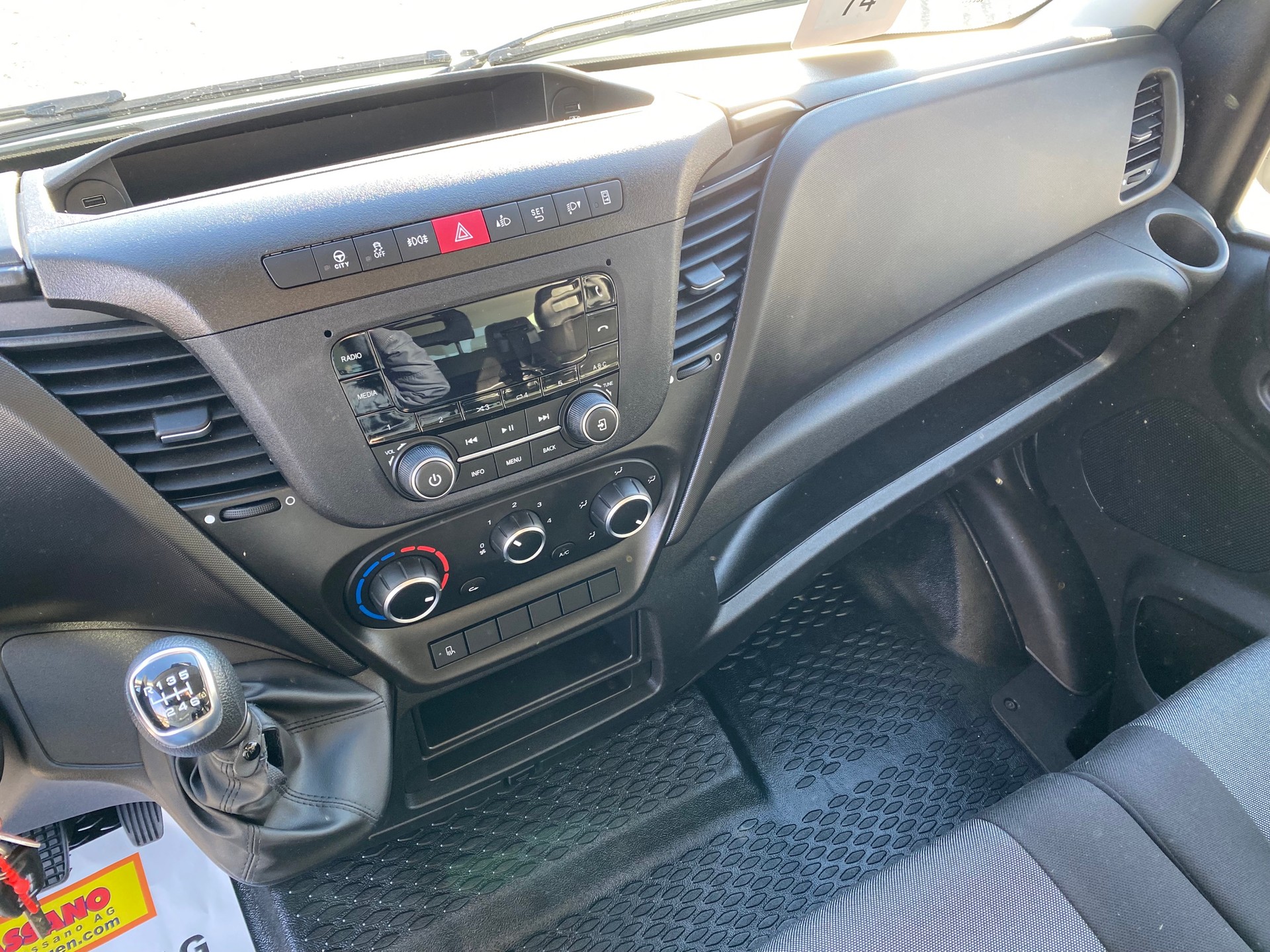 IVECO Daily 35 S 18 Durchladesystem mit 2 x Hebebühne ( AZ )-image-14