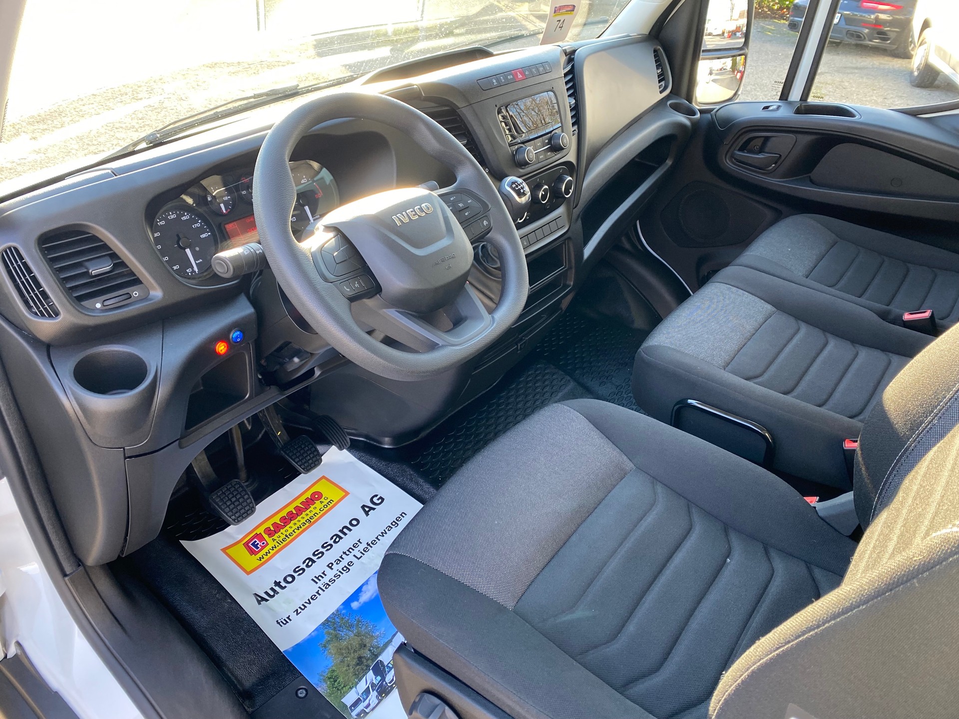 IVECO Daily 35 S 18 Durchladesystem mit 2 x Hebebühne ( AZ )-image-13