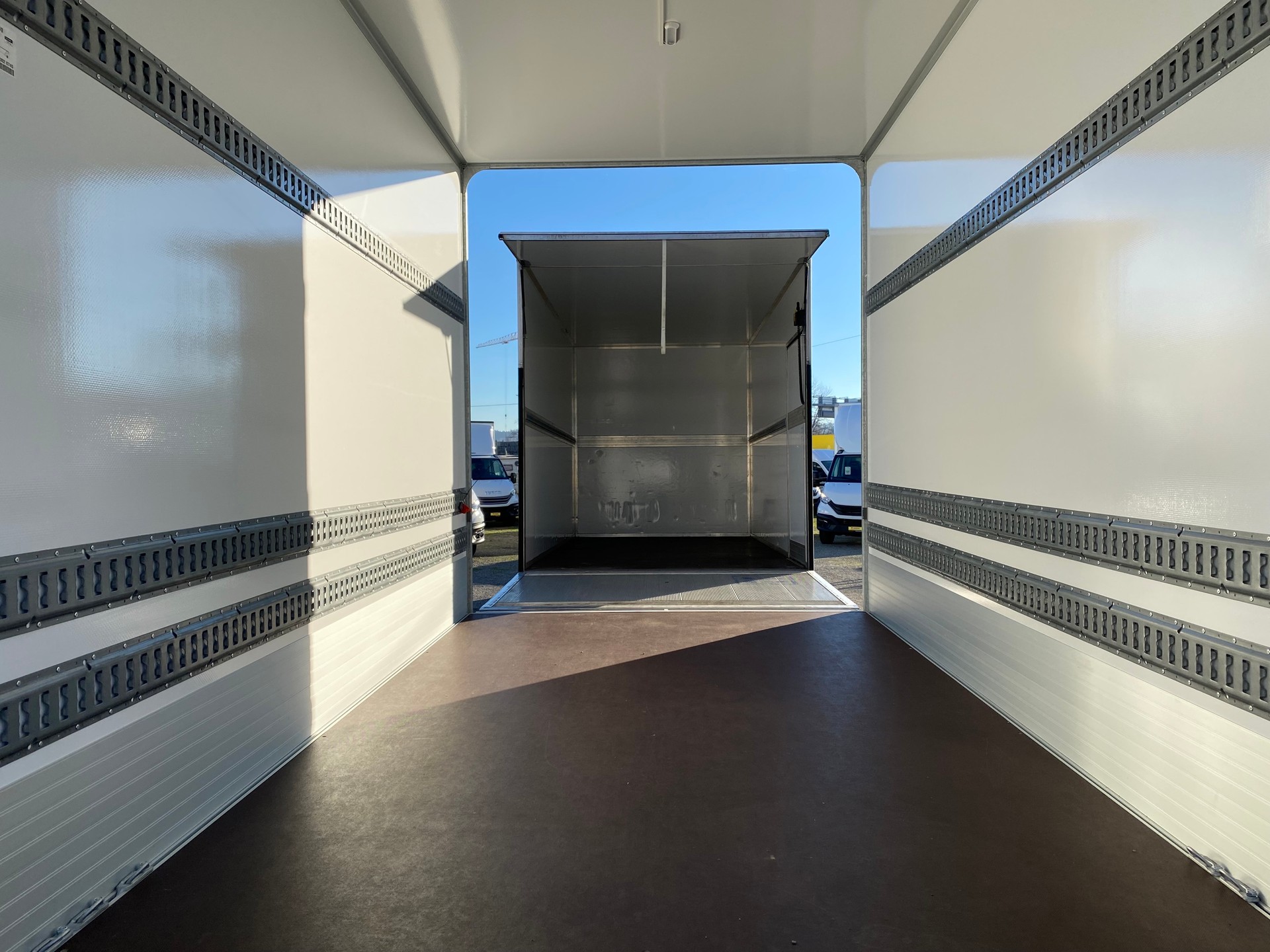 IVECO Daily 35 S 18 Durchladesystem mit 2 x Hebebühne ( AZ )-image-8
