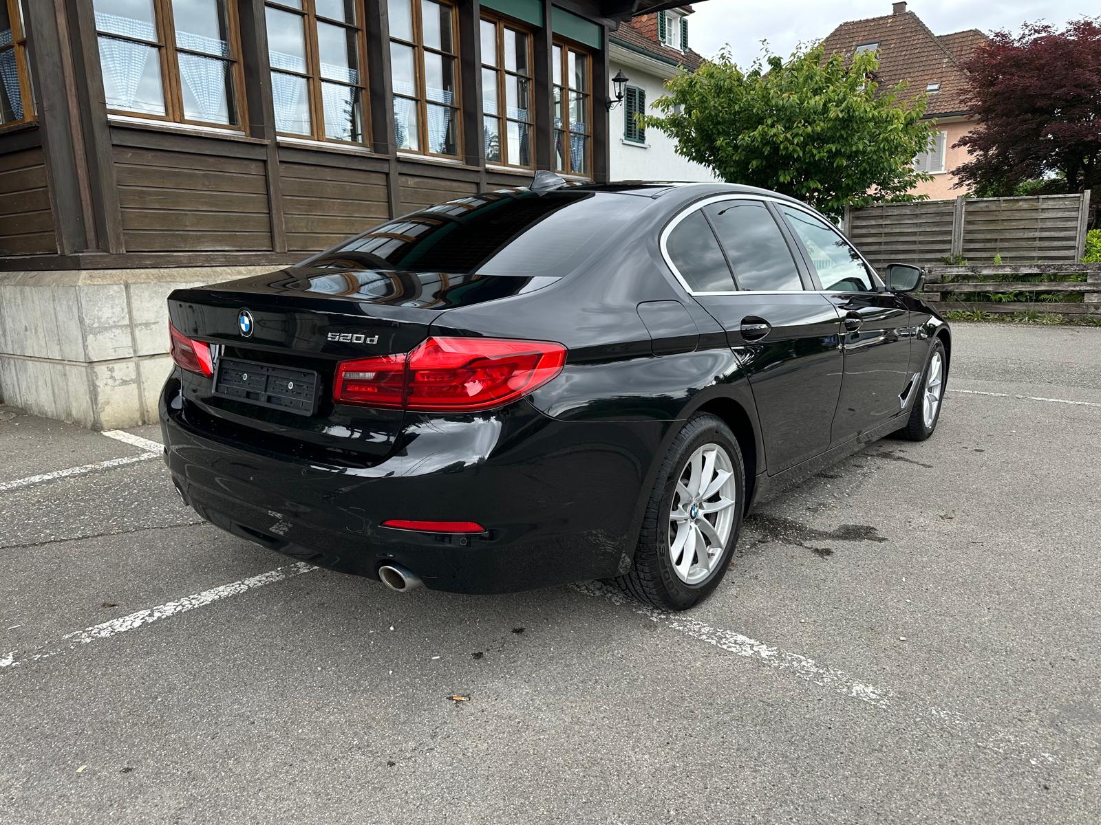 BMW 520d Steptronic-showroom-element-2