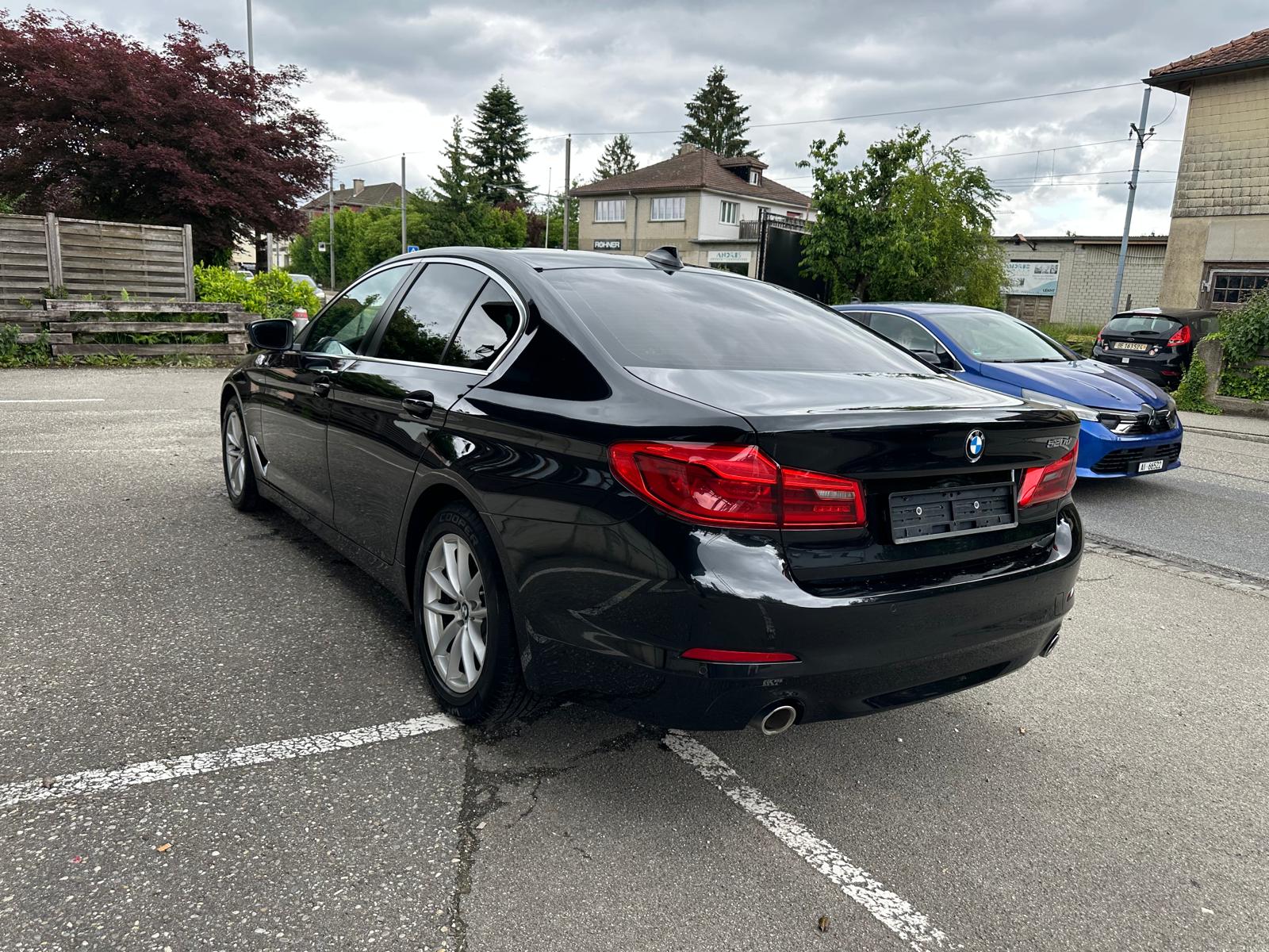 BMW 520d Steptronic-showroom-element-3