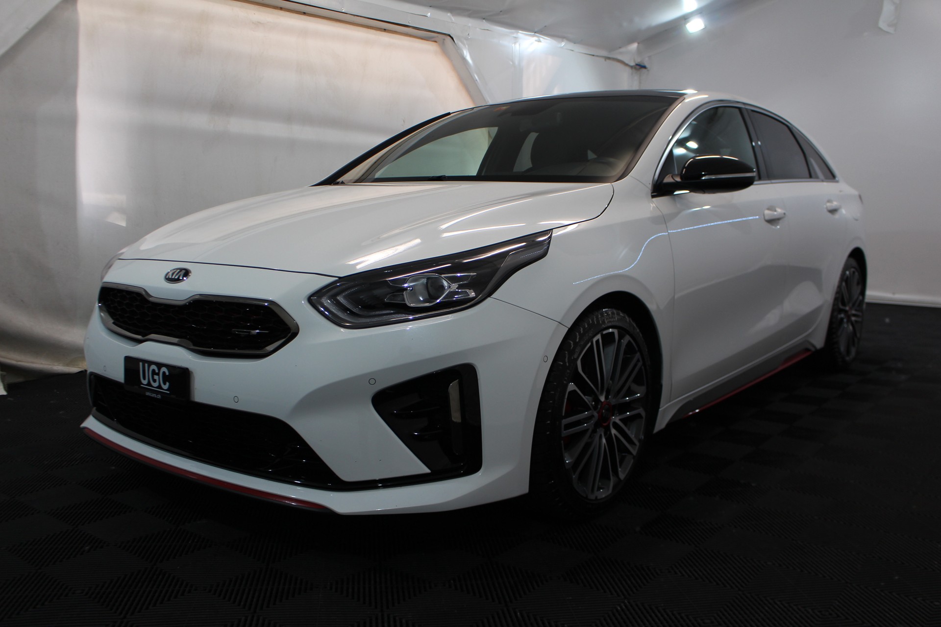 KIA ProCeed 1.6 T-GDi GT DCT-showroom-element-2