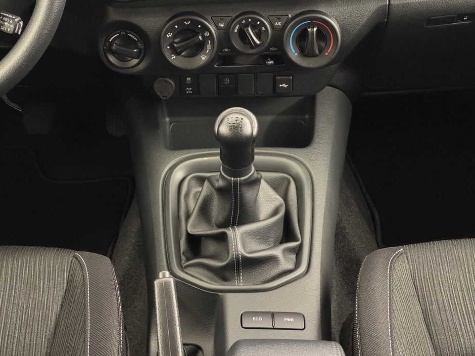 Hilux Double Cab 2.8 D 204 Comfort 4x4