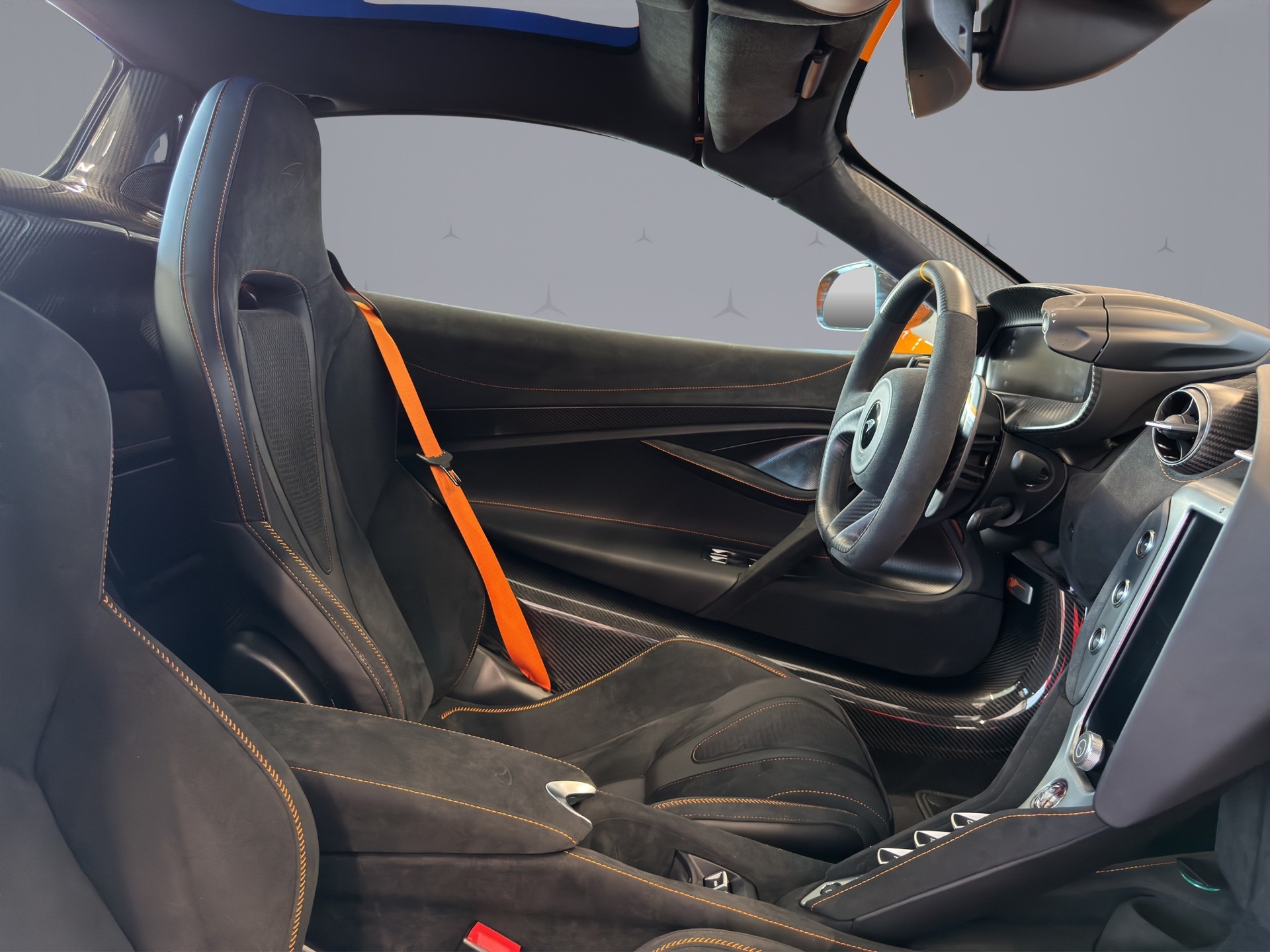 McLAREN 750S Spider-image-14