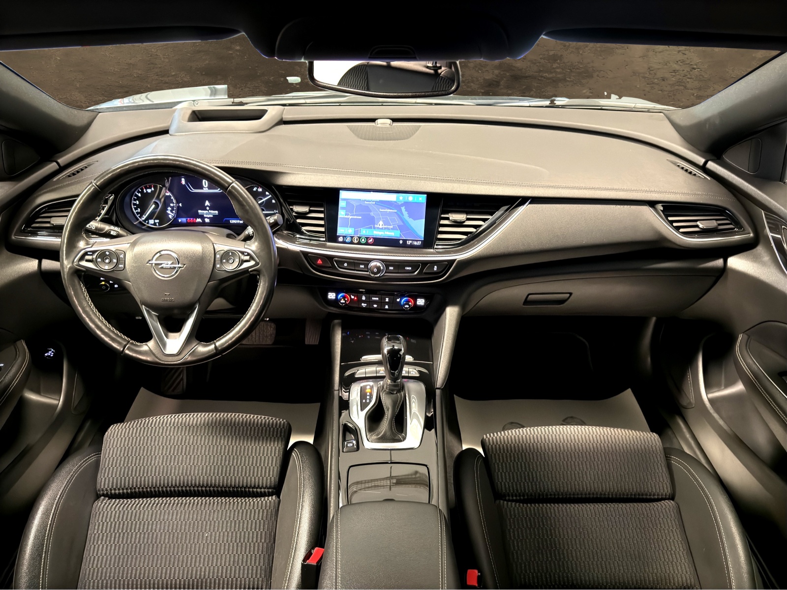 OPEL Insignia 2.0 CDTI Sports Tourer Business Automatic-showroom-element-3