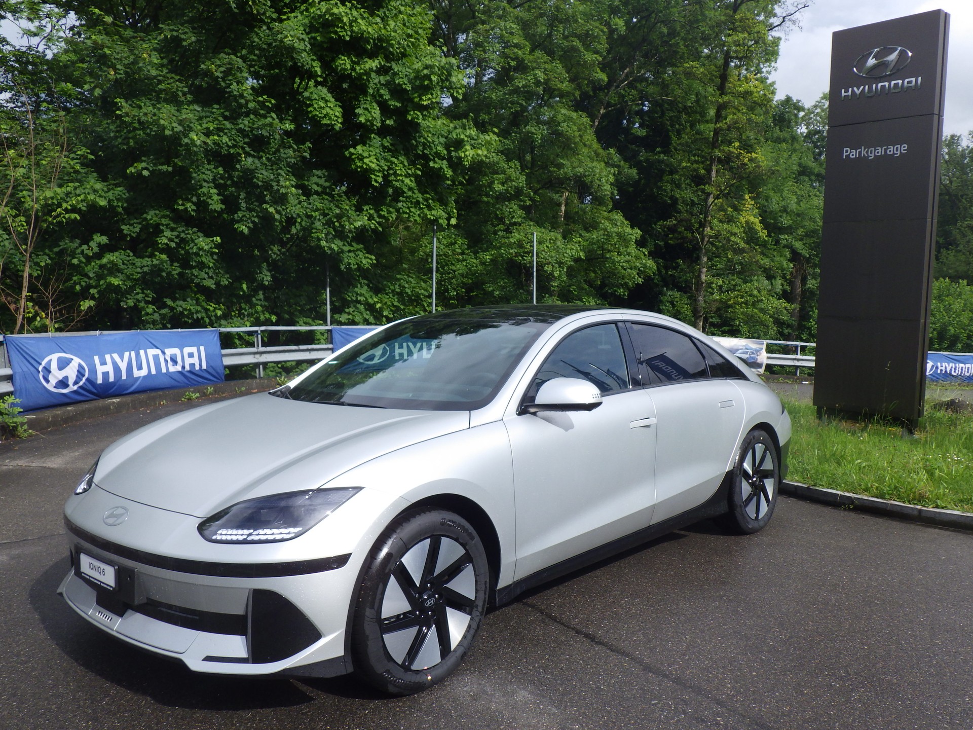HYUNDAI Ioniq 6 77kWh Launch Edition 4WD