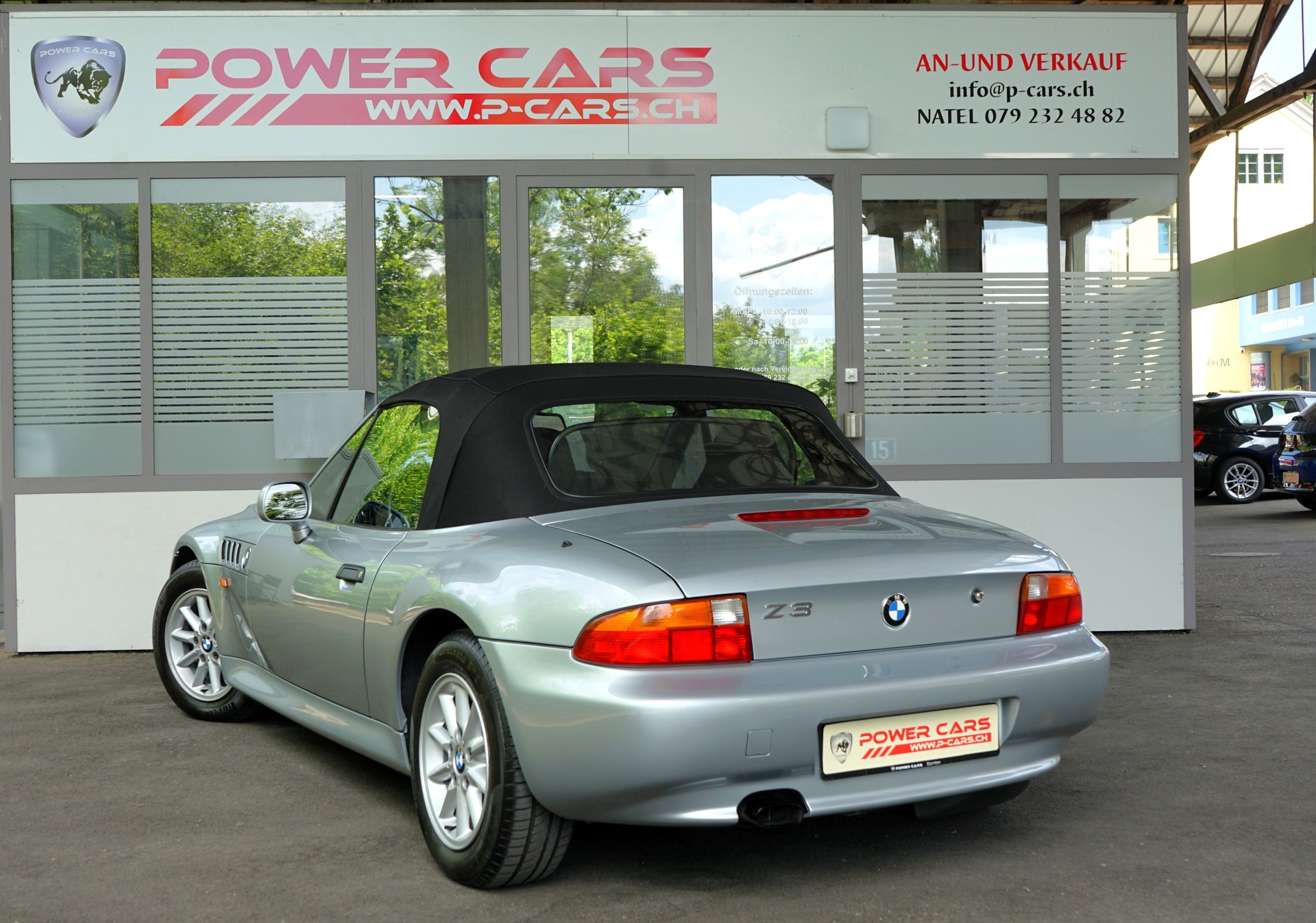 BMW Z3 1.9i Roadster-showroom-element-2
