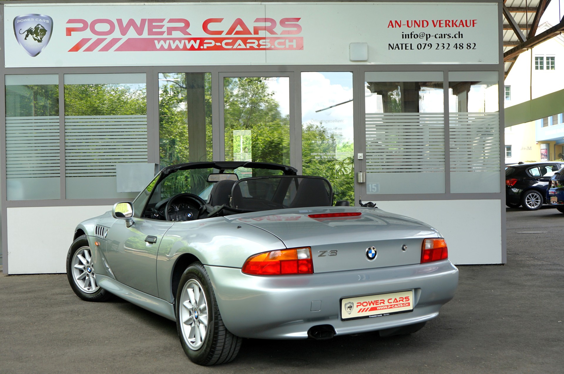 BMW Z3 1.9i Roadster-showroom-element-1