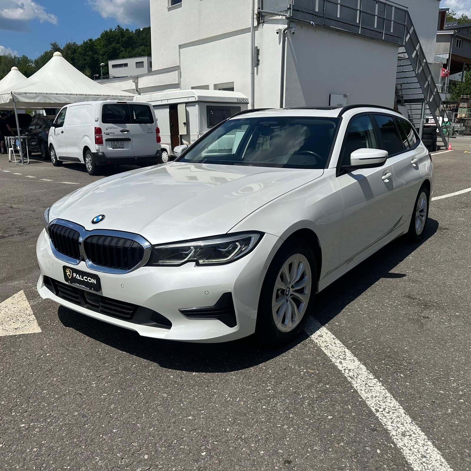 BMW 320d xDrive 48V Touring Steptronic-showroom-element-2
