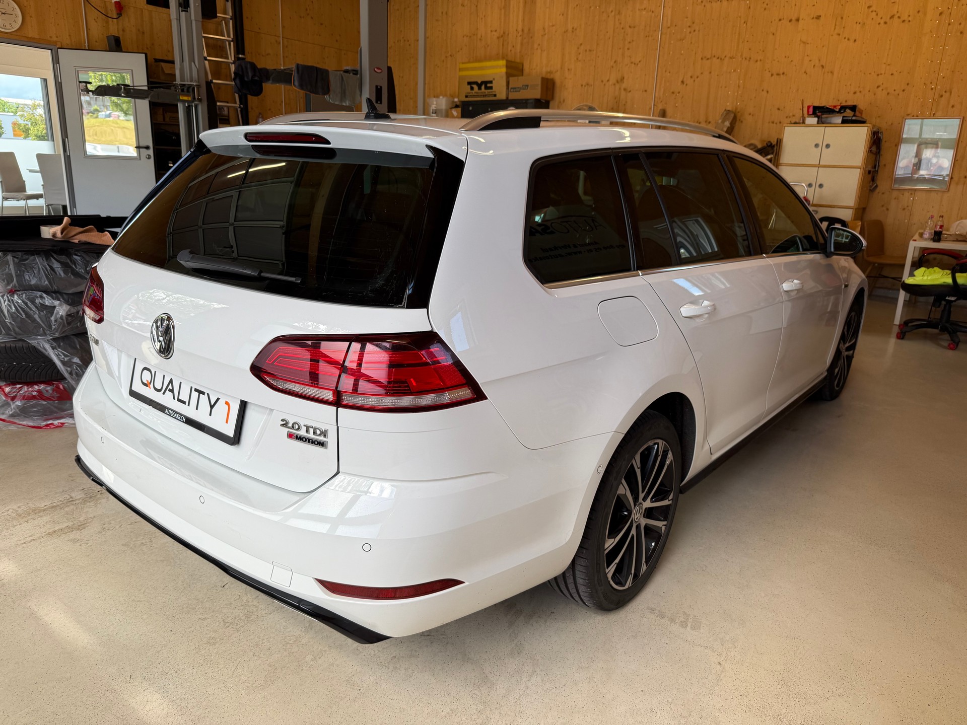 VW Golf Variant 2.0 TDI Highline 4Motion DSG-showroom-element-3