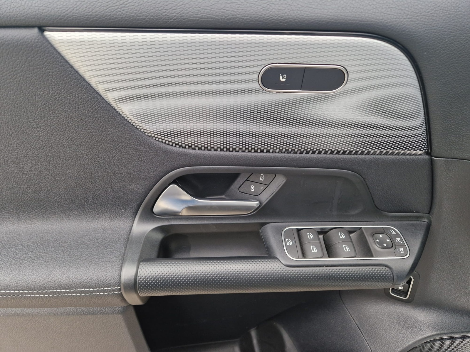 Image MERCEDES-BENZ GLA-250 GLA 250e Style 8G-DCT