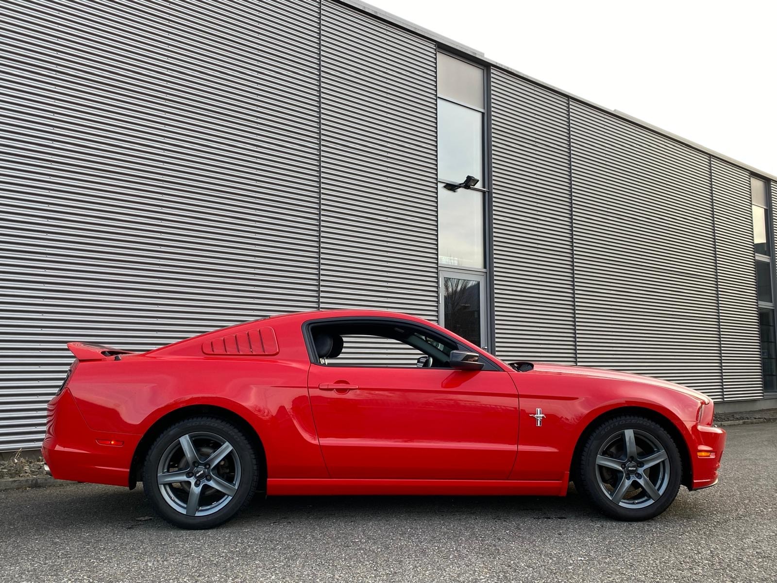 FORD Mustang V6 3.7l-showroom-element-3