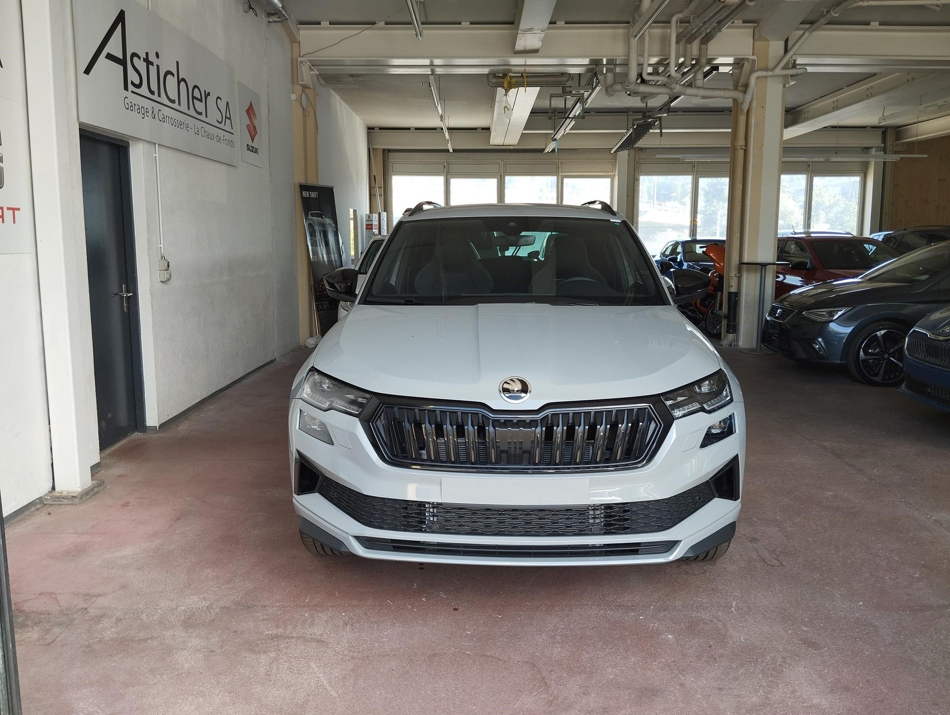 SKODA Karoq 1.5 TSI SportLine DSG-showroom-element-1