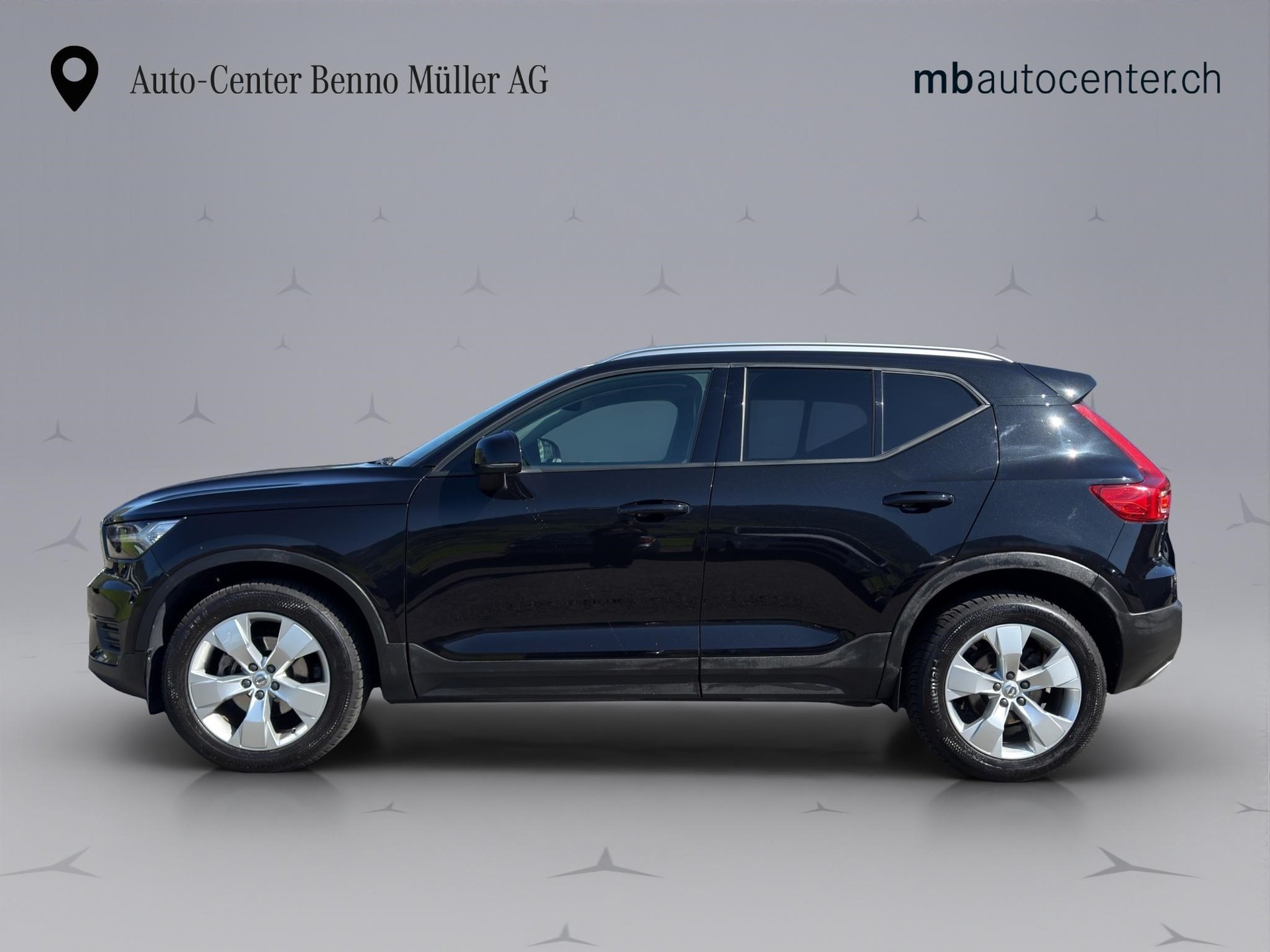 VOLVO XC40 1.5 T3 Momentum-showroom-element-1