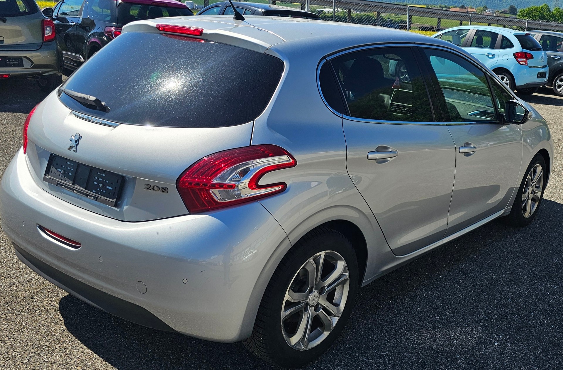 PEUGEOT 208 1.6 VTI Allure-image-4