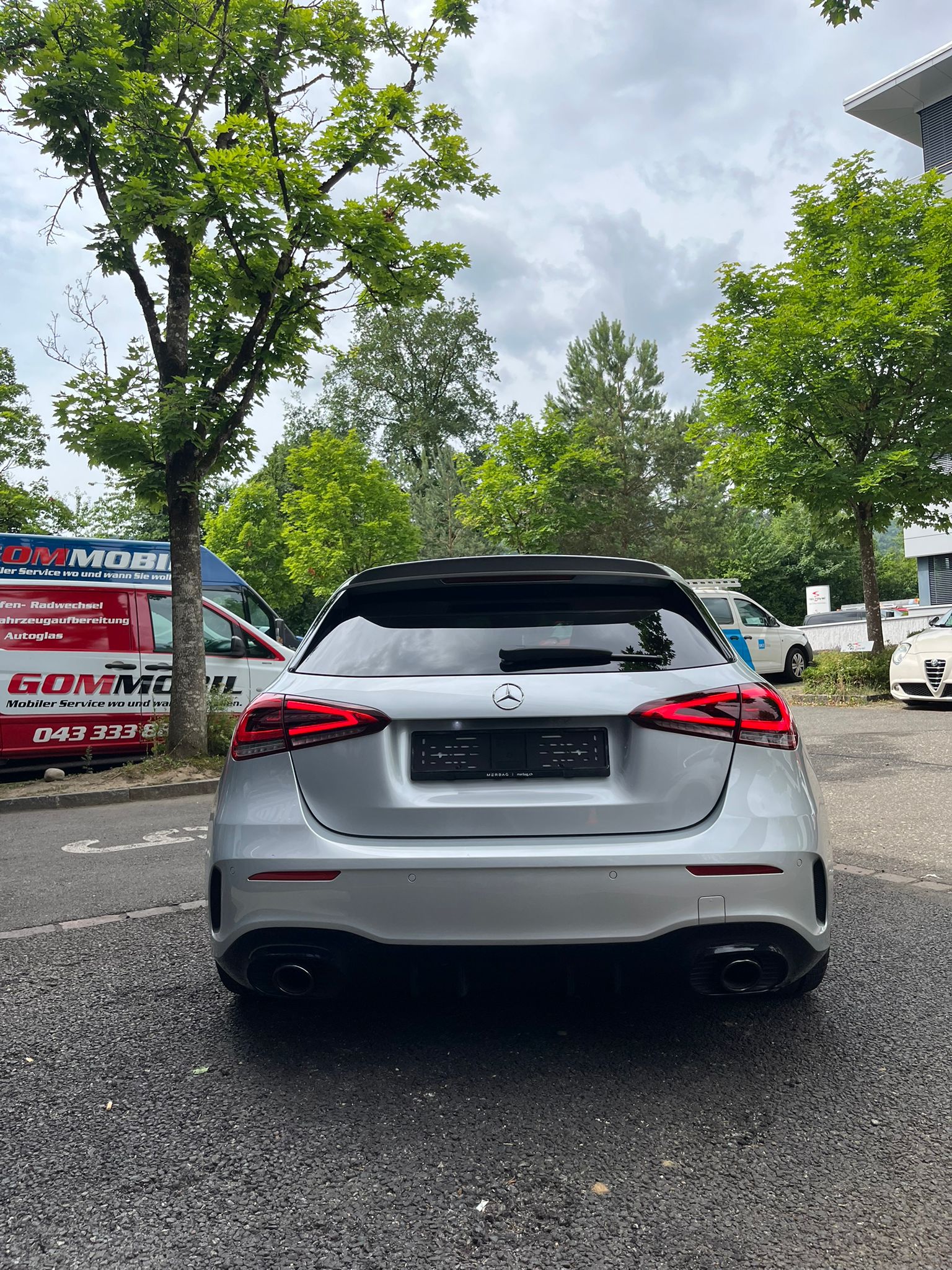 MERCEDES-BENZ A 35 AMG 4Matic Speedshift-image-3