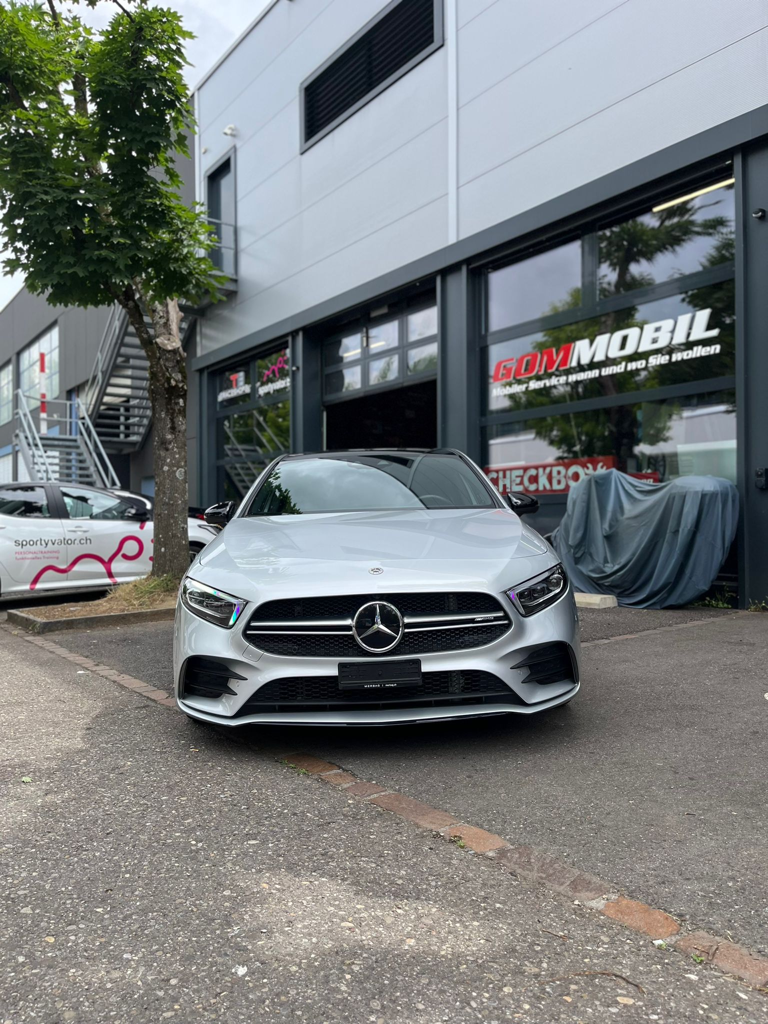 MERCEDES-BENZ A 35 AMG 4Matic Speedshift-image-1