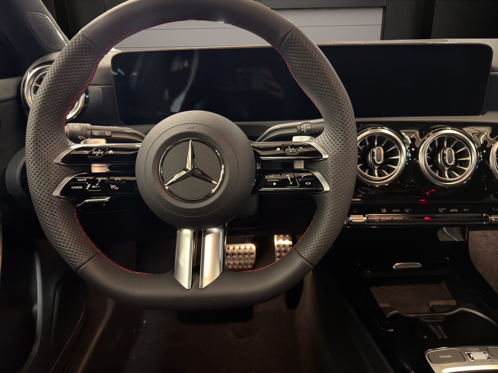 Image MERCEDES-BENZ A-200 A 200 Night Star 7G-DCT