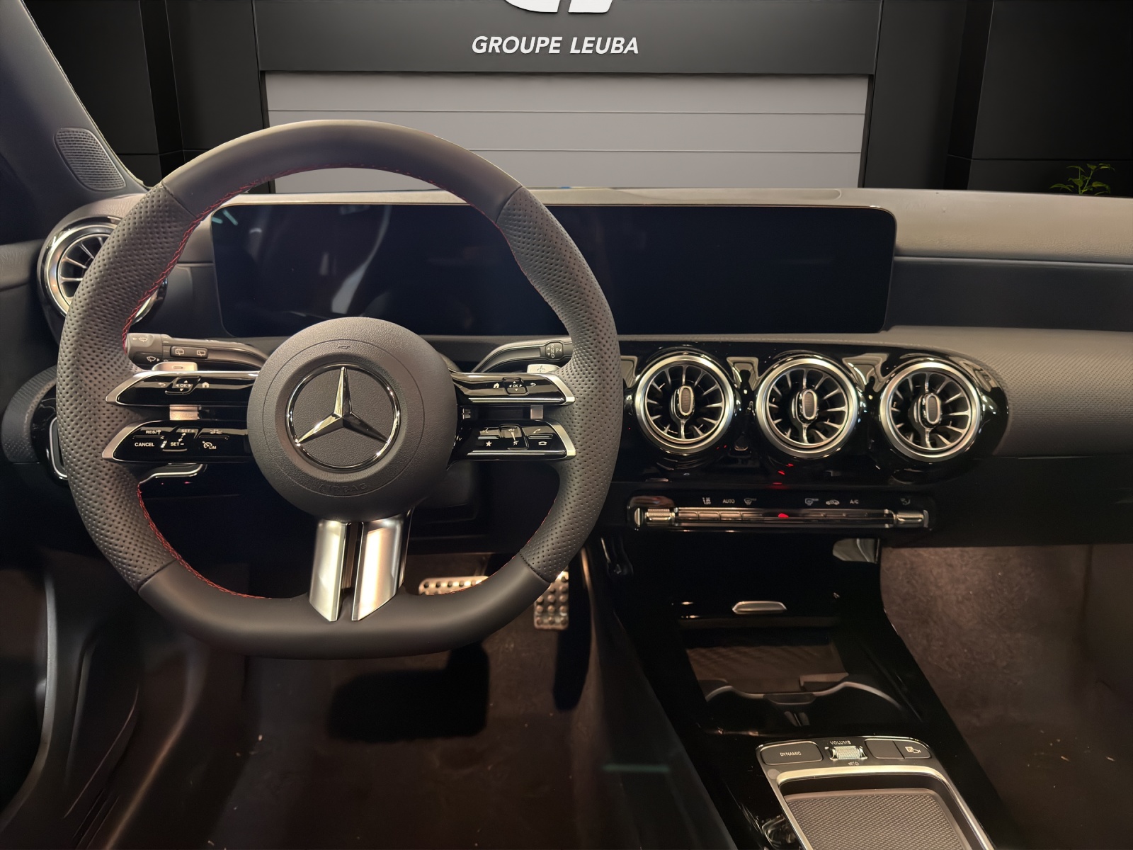 Image MERCEDES-BENZ A-200 A 200 Night Star 7G-DCT