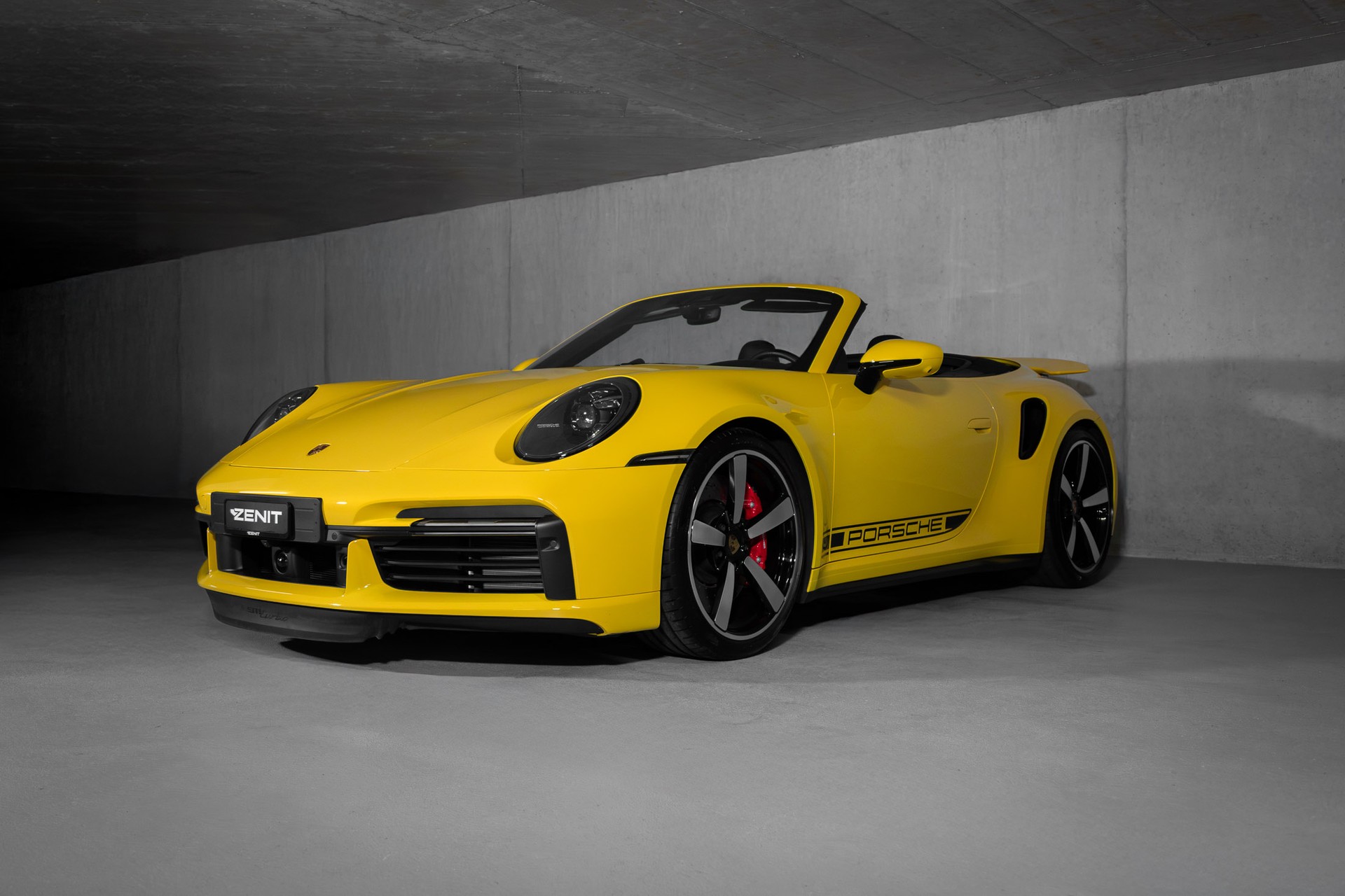 PORSCHE Turbo Cabriolet PDK-showroom-element-3