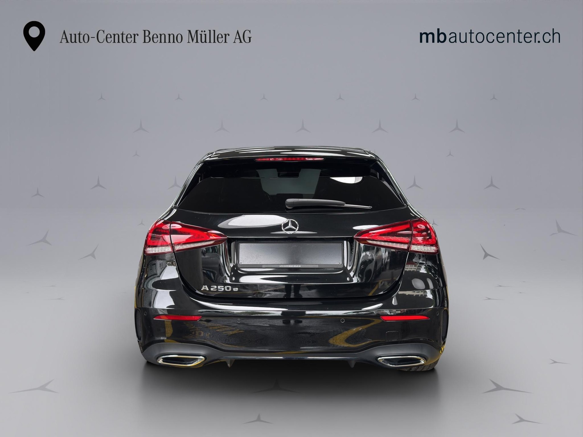MERCEDES-BENZ A 250 e AMG Line-showroom-element-3