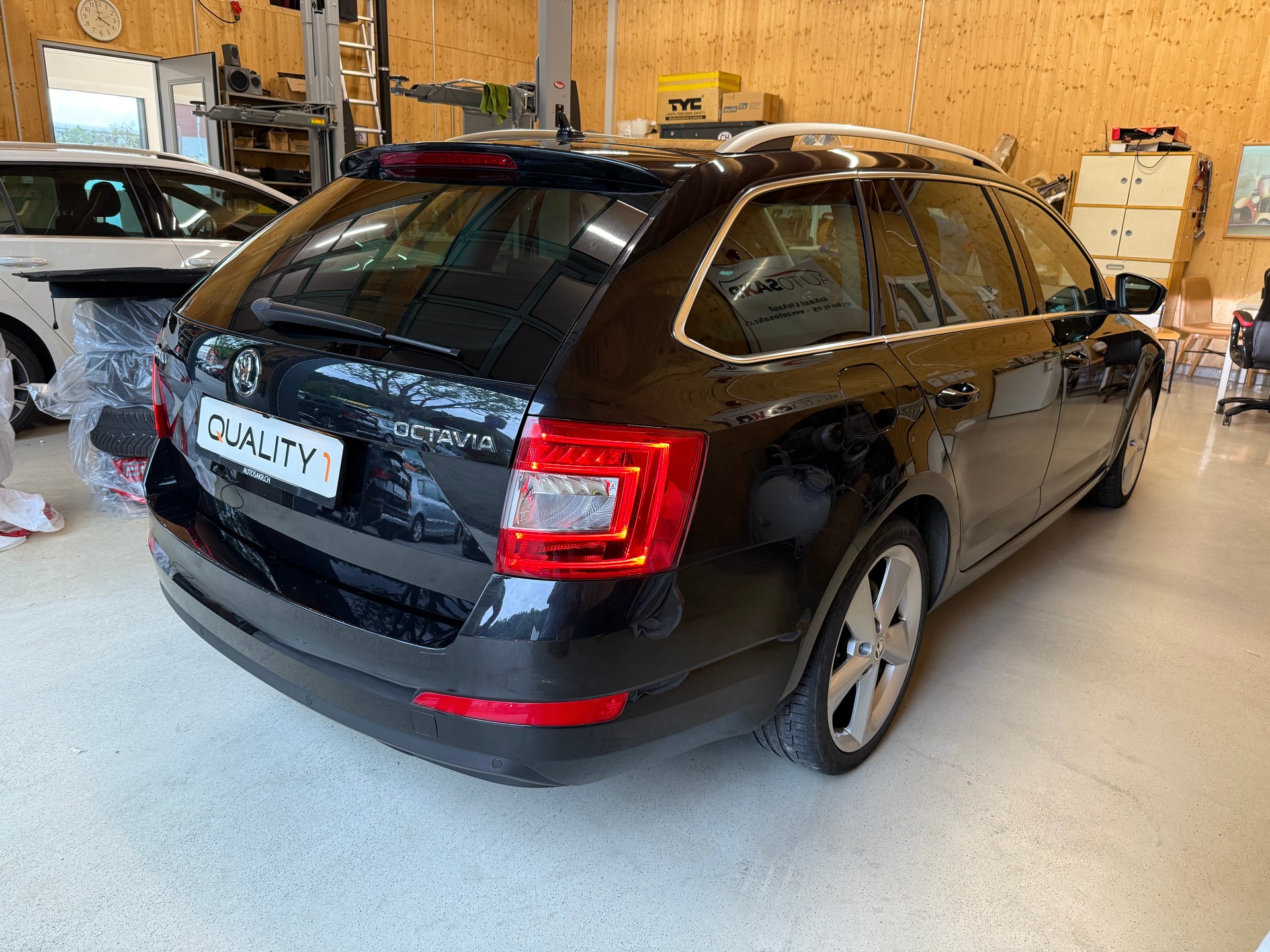 SKODA Octavia Combi 1.4 TSI Elegance DSG-showroom-element-3