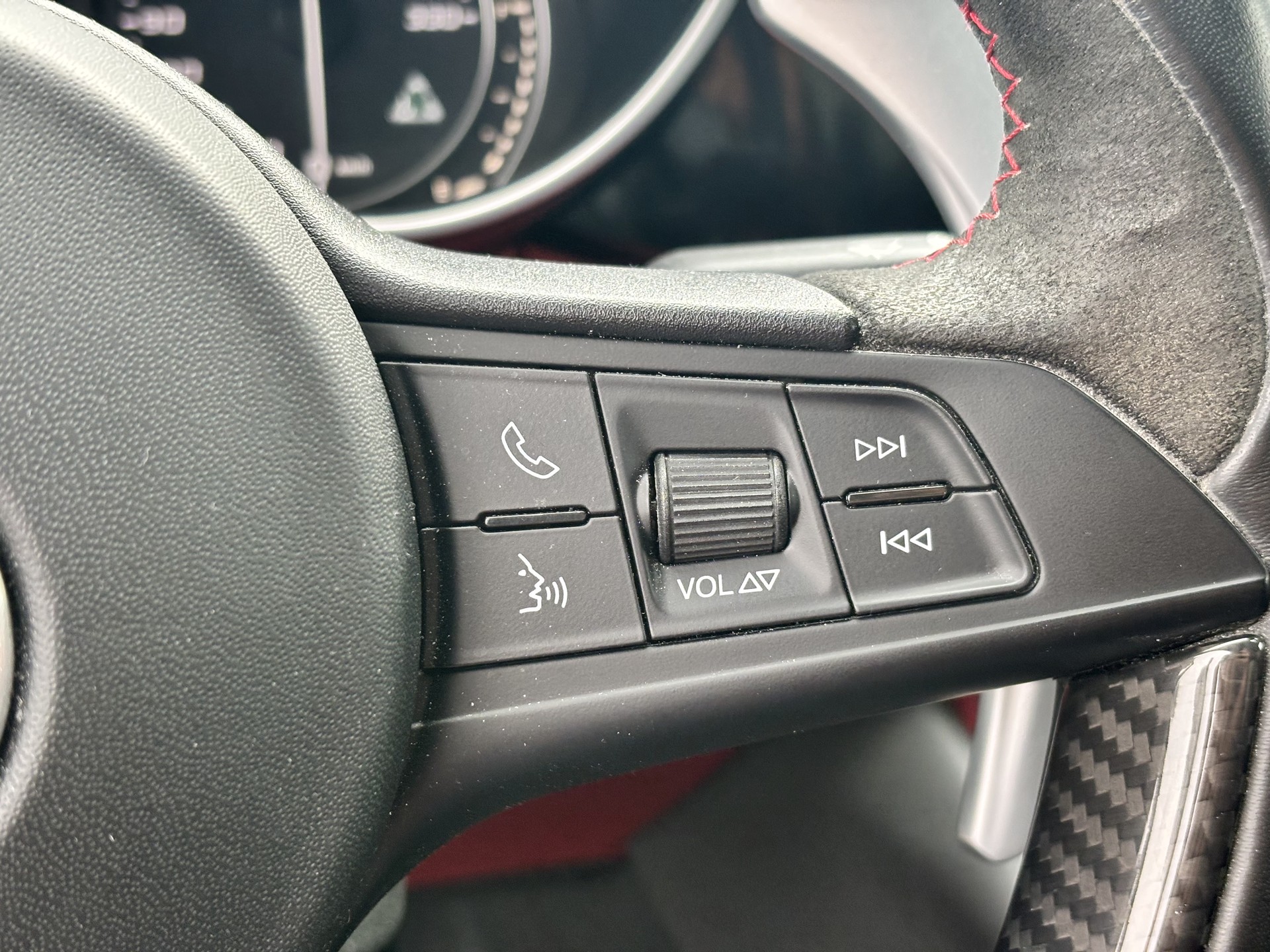 ALFA ROMEO Giulia 2.9 V6 Quadrifoglio Automatic-image-16