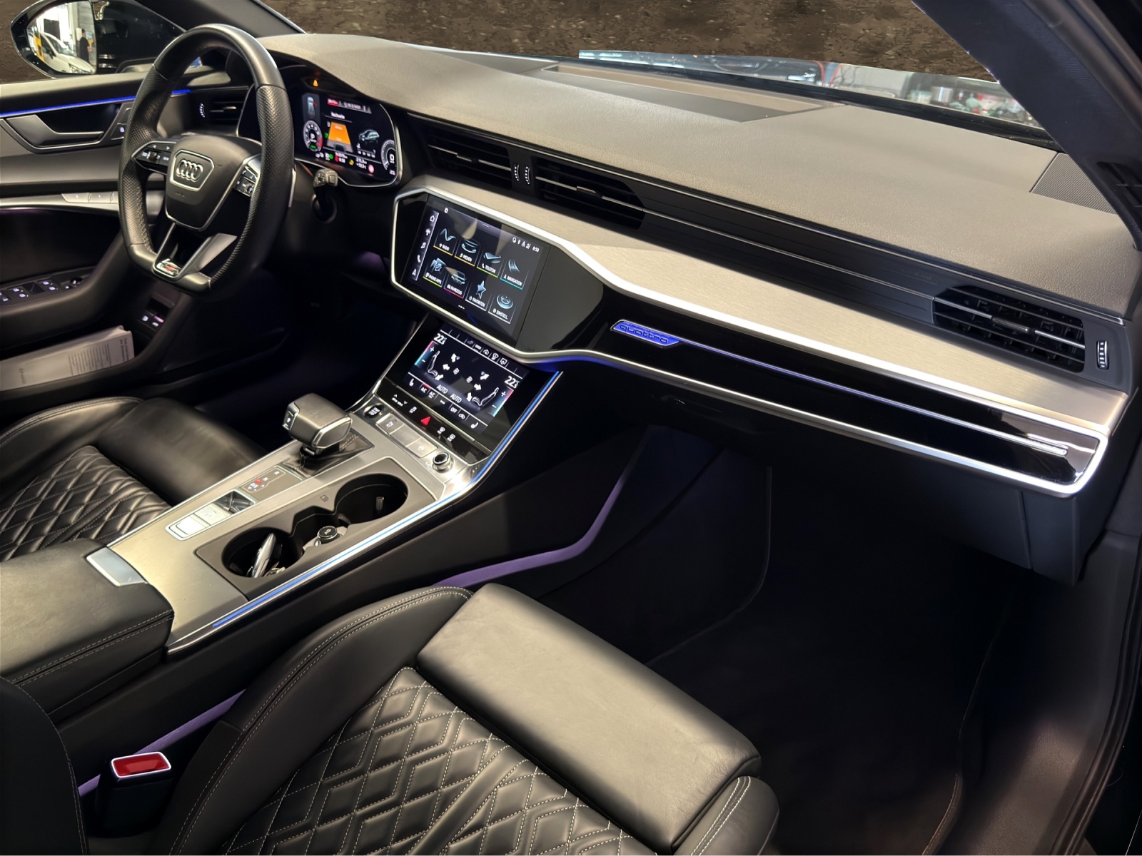 AUDI A6 Avant 55 TFSIe Sport quattro S-tronic-image-12