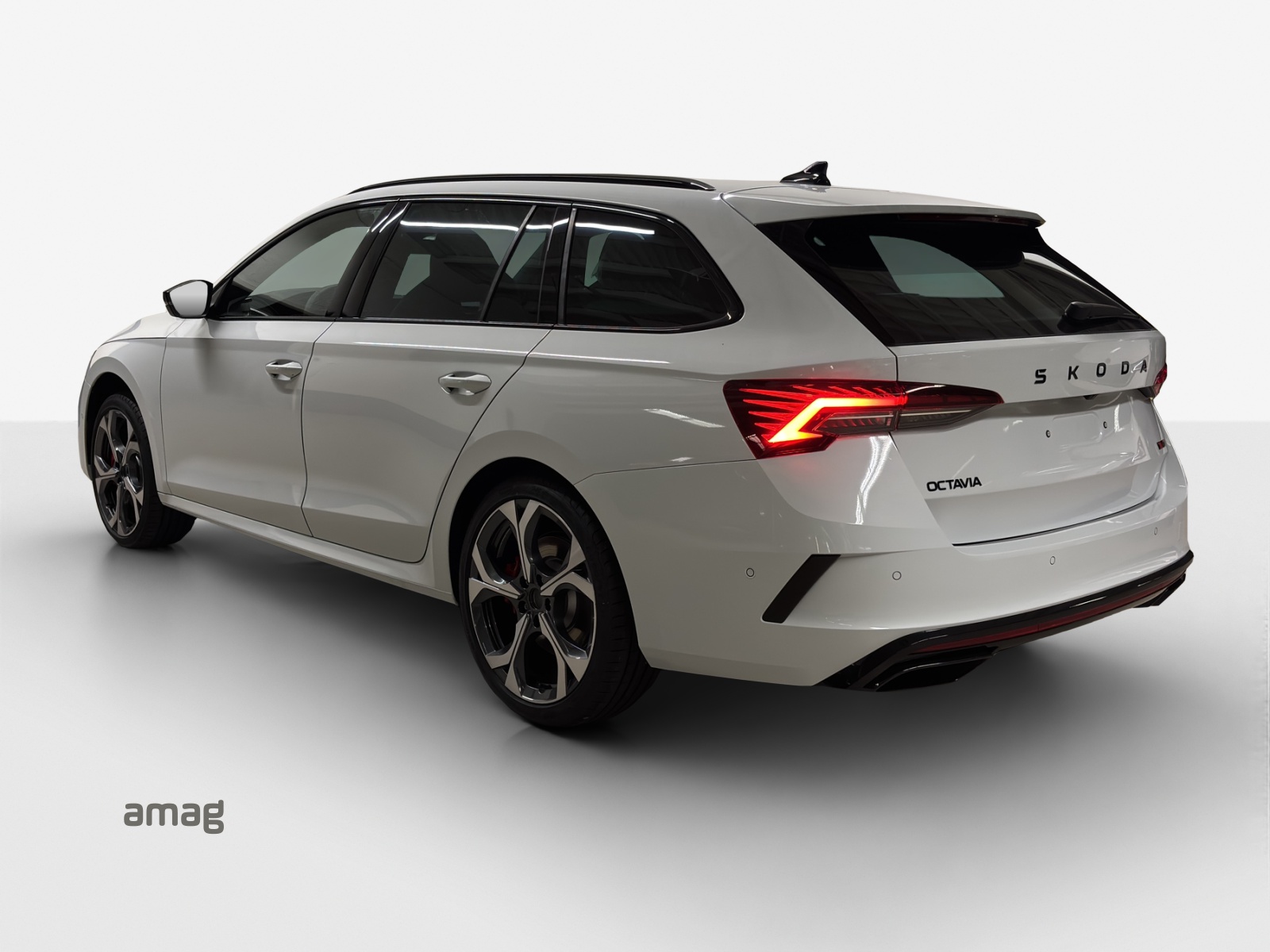 SKODA Octavia Combi 2.0 TSI DSG RS-showroom-element-2