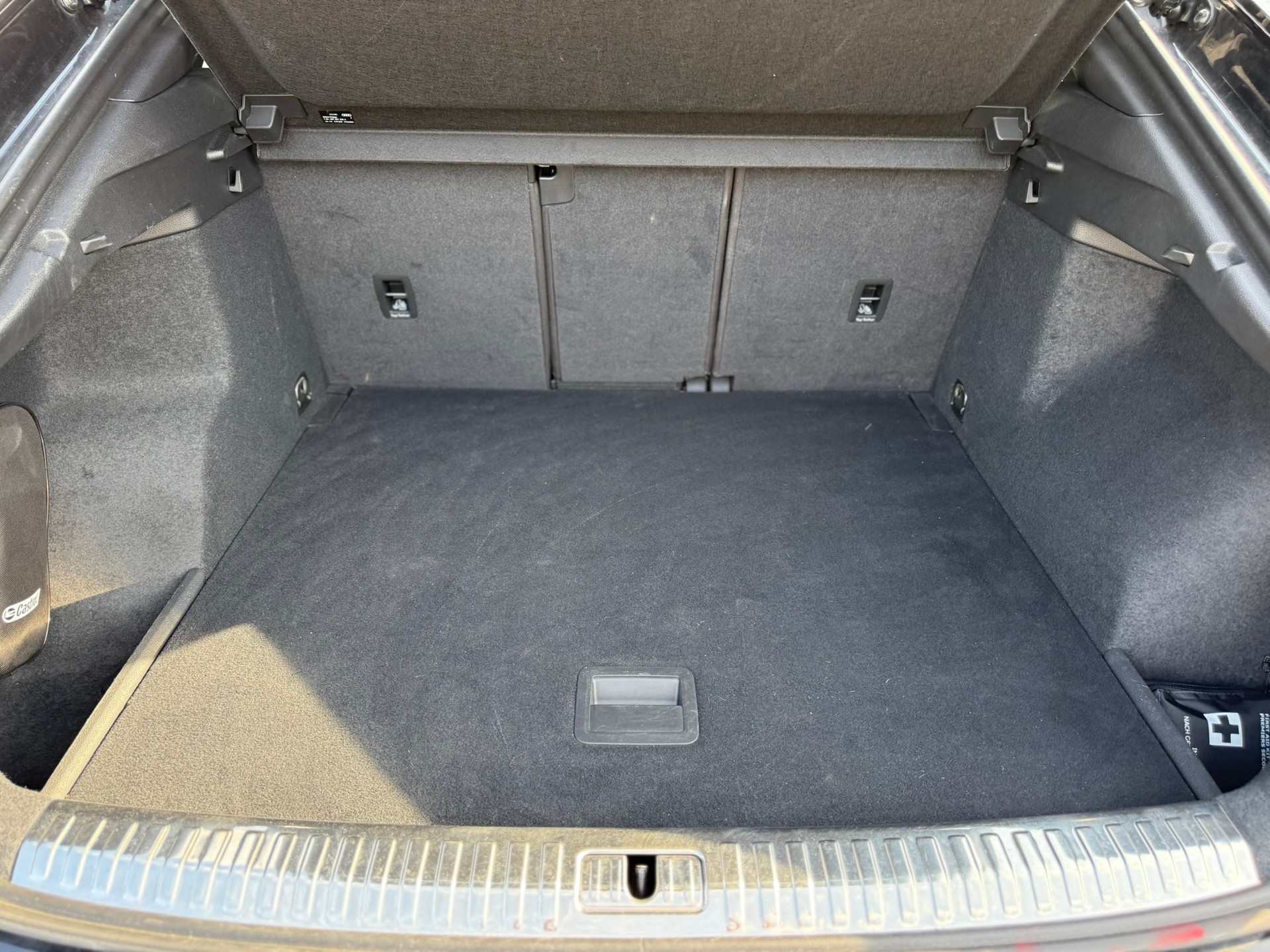 AUDI Q3 Sportback 35 TDI S line quattro-image-11