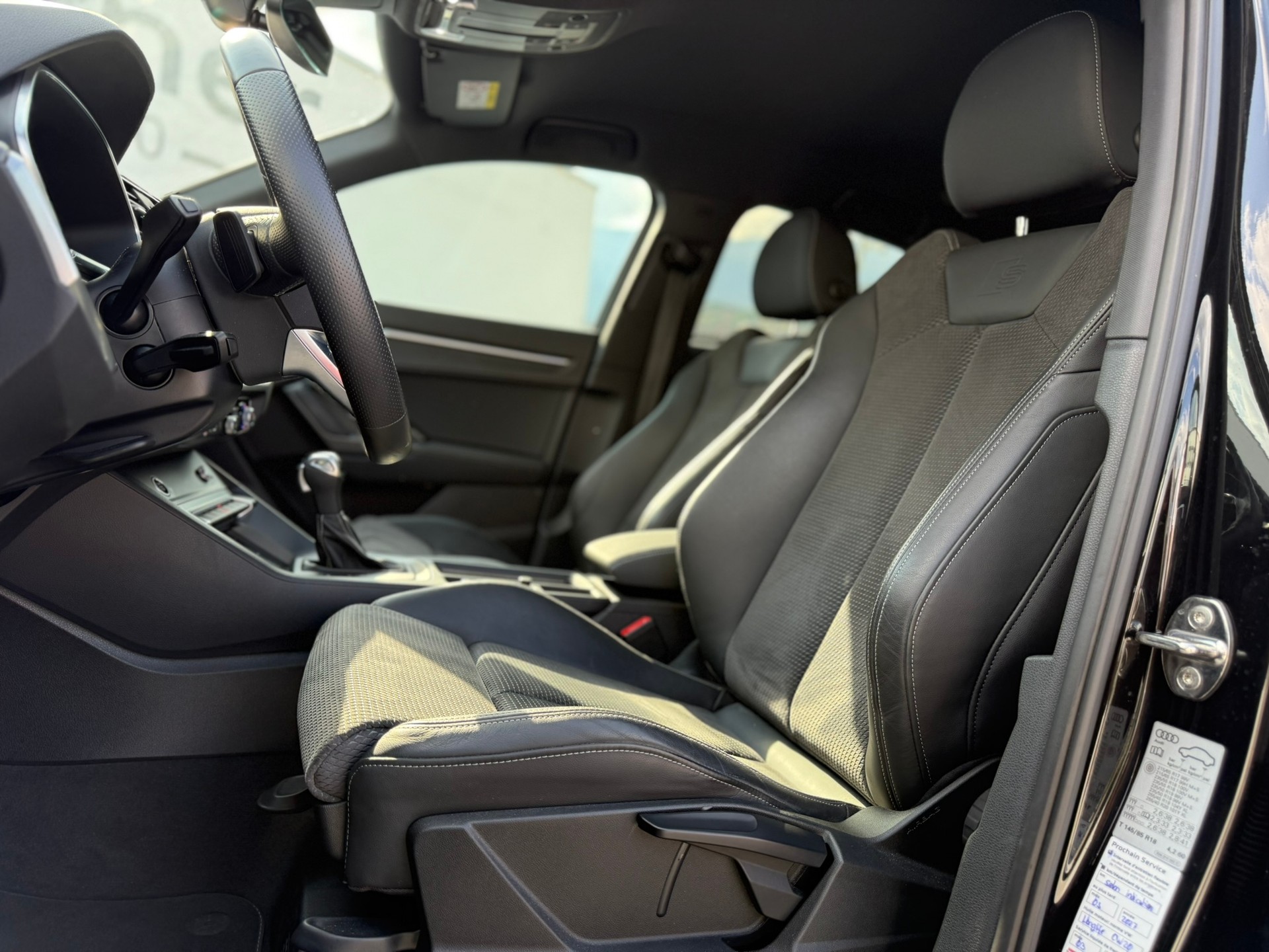 AUDI Q3 Sportback 35 TDI S line quattro-image-7