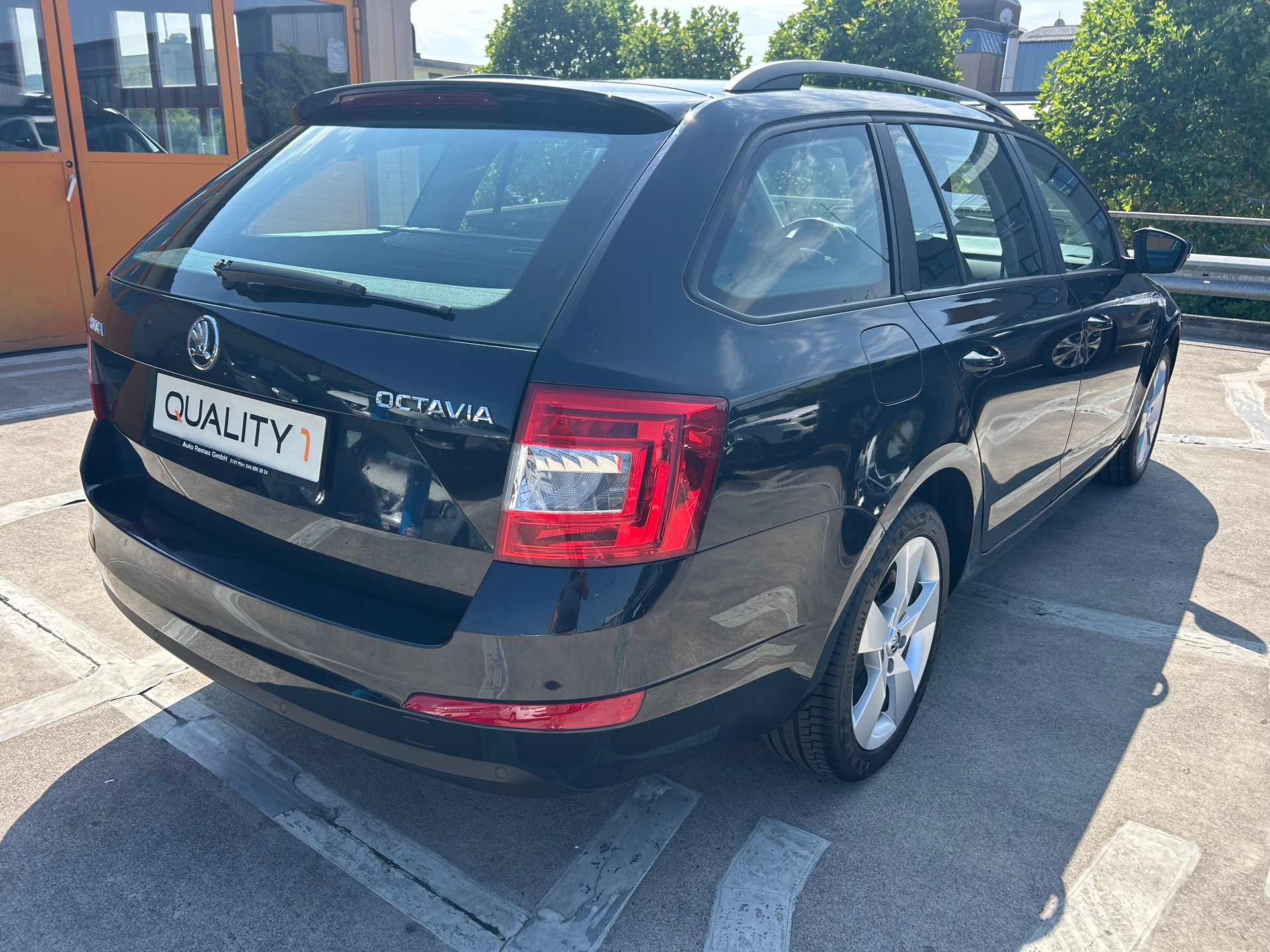 SKODA Octavia Combi 1.4 TSI Ambition-showroom-element-3