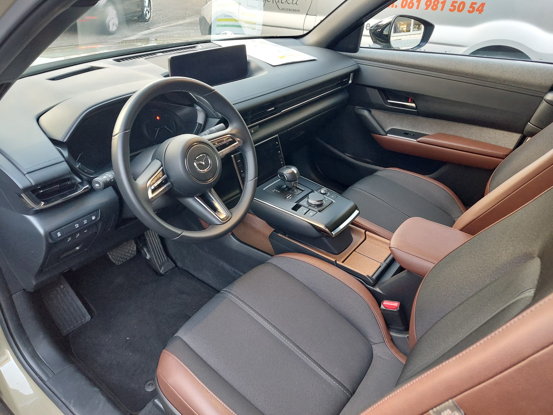 MAZDA MX-30 e-Skyactiv R-EV Advantage-showroom-element-2