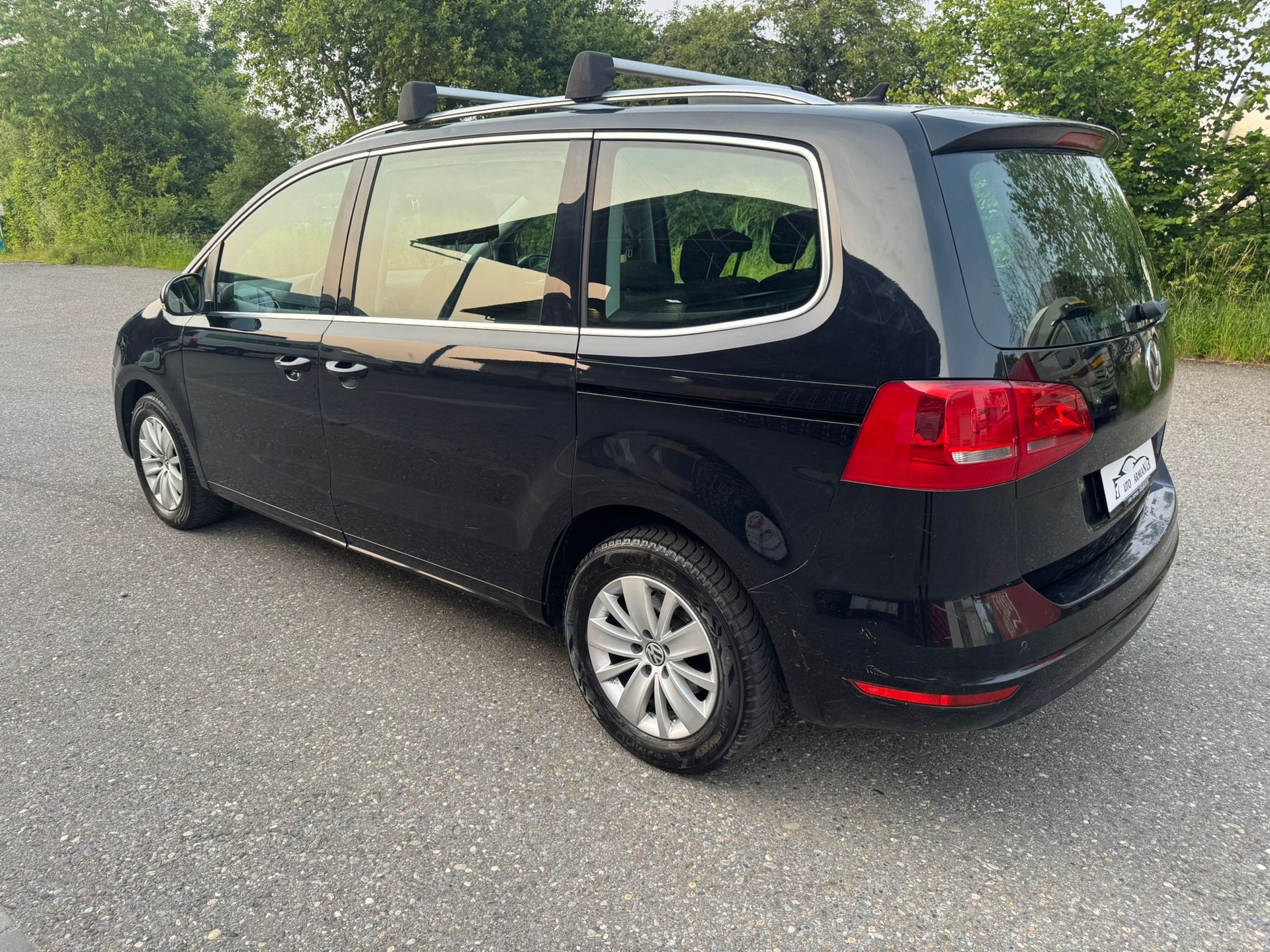 VW Sharan 2.0 TDI BlueMotion Technology Highline-image-5