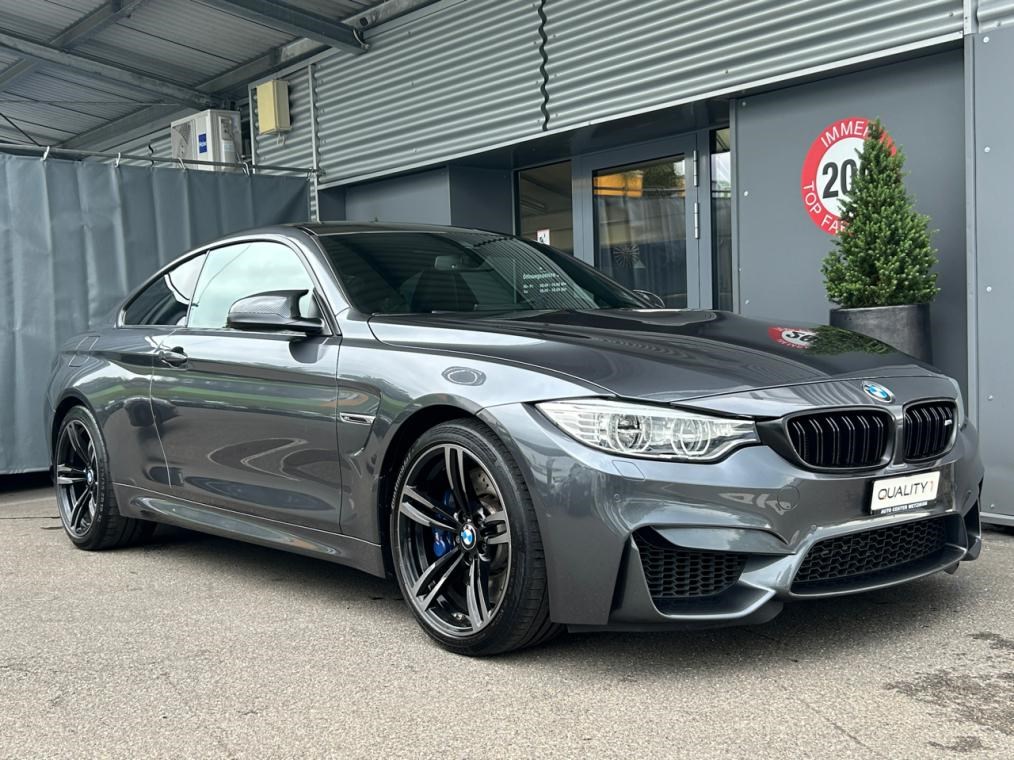 BMW M4 Coupé Carbon Edition-showroom-element-1