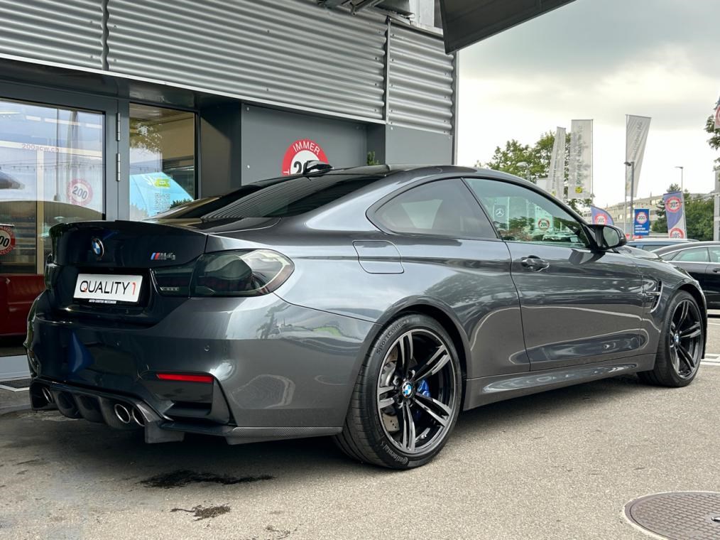 BMW M4 Coupé Carbon Edition-showroom-element-2