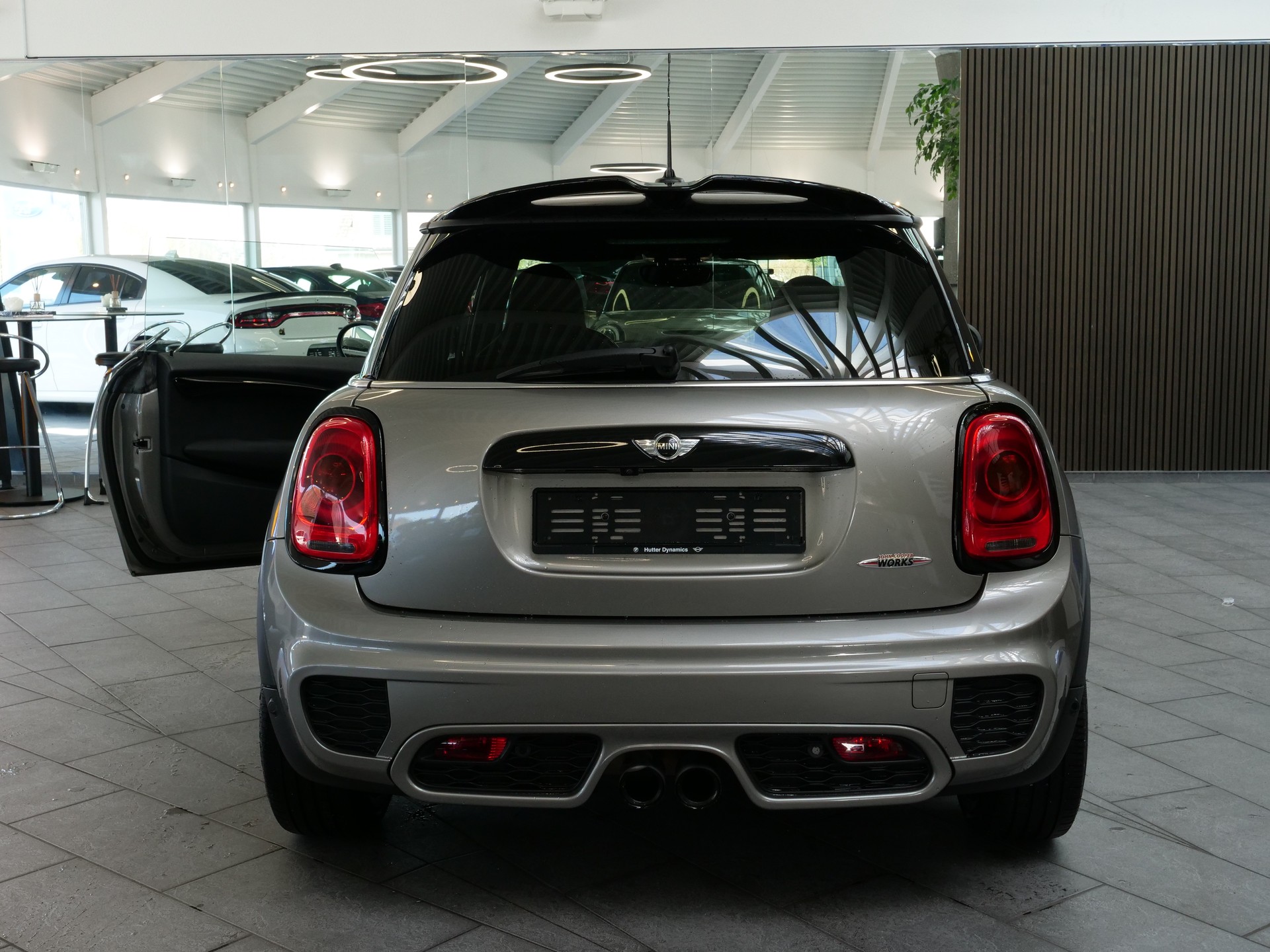 MINI Cooper John Cooper Works Steptronic-showroom-element-3