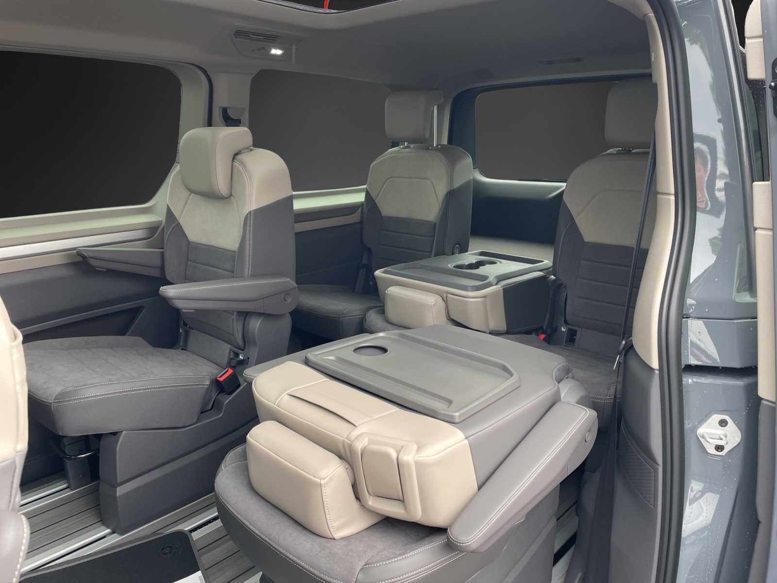 VW Multivan 2.0 TDI Life Edition DSG Lang-image-8