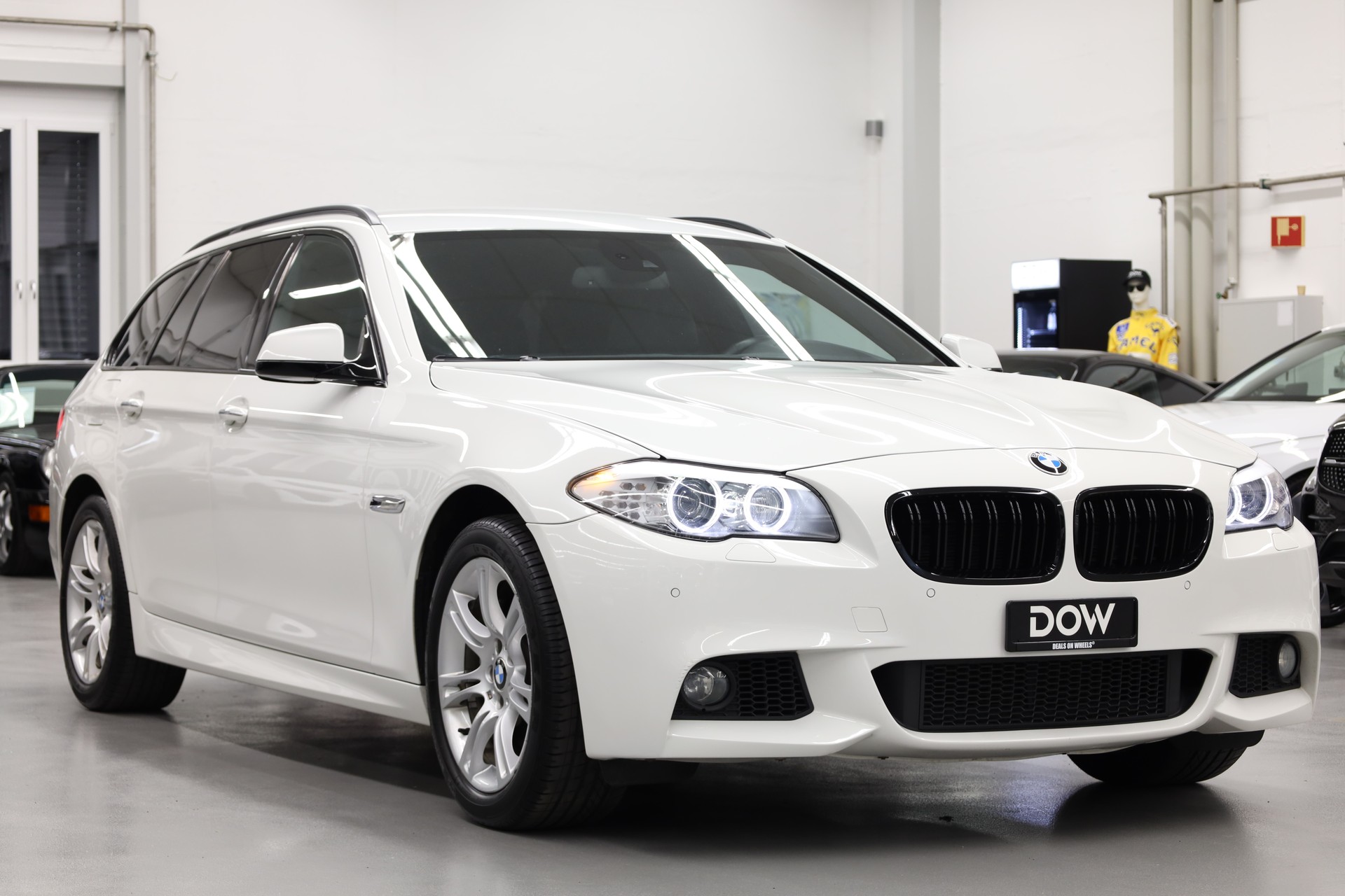 BMW 535i xDrive SAG Touring-showroom-element-1