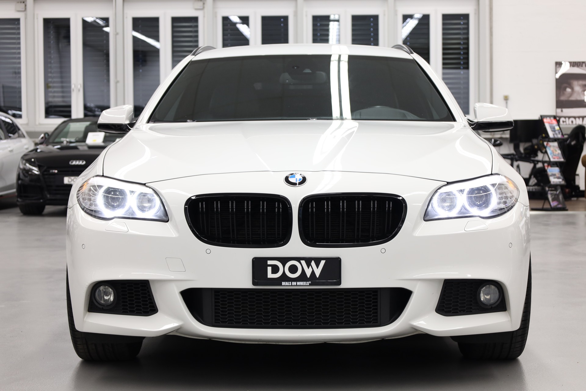 BMW 535i xDrive SAG Touring-showroom-element-3