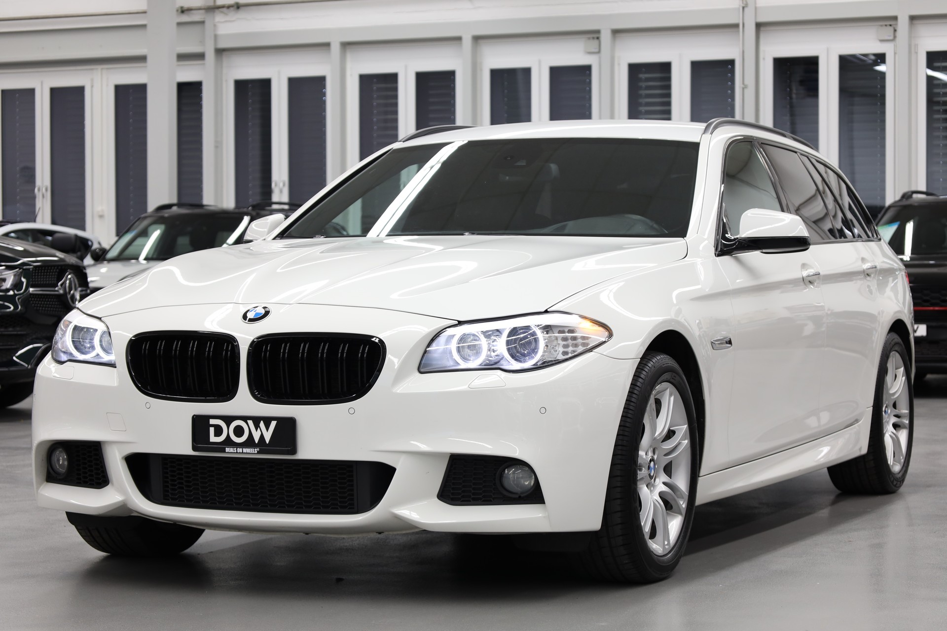 BMW 535i xDrive SAG Touring-showroom-element-2