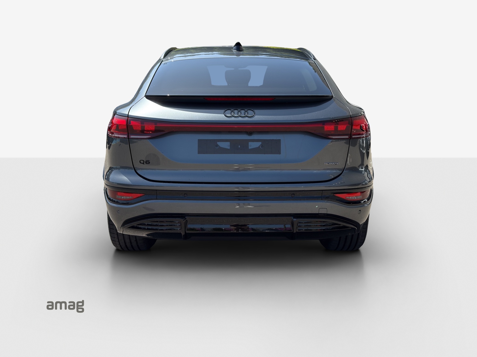 AUDI Q6 Sportback e-tron quattro-showroom-element-3